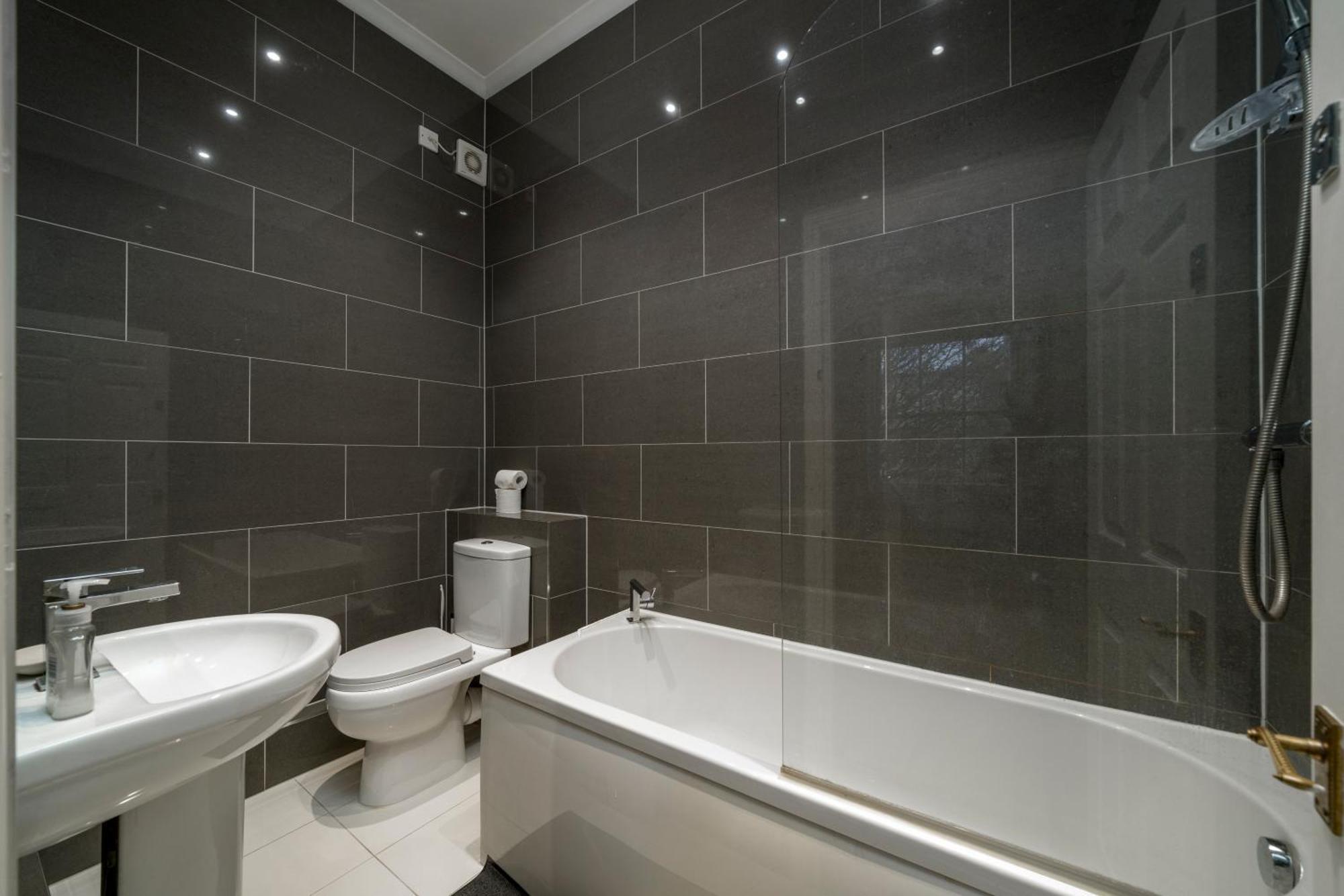 Appartement Canary Wharf - Spacious Near Excel Exhibition Centre, O2 Arena, Airport, Free Parking & Wifi Londen
