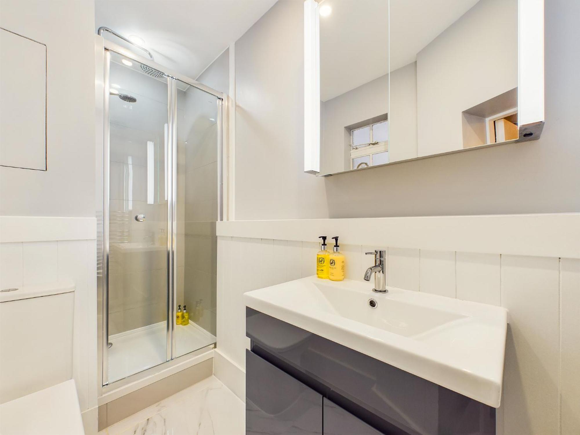 Be - The Knightsbridge Residences Apartment *
