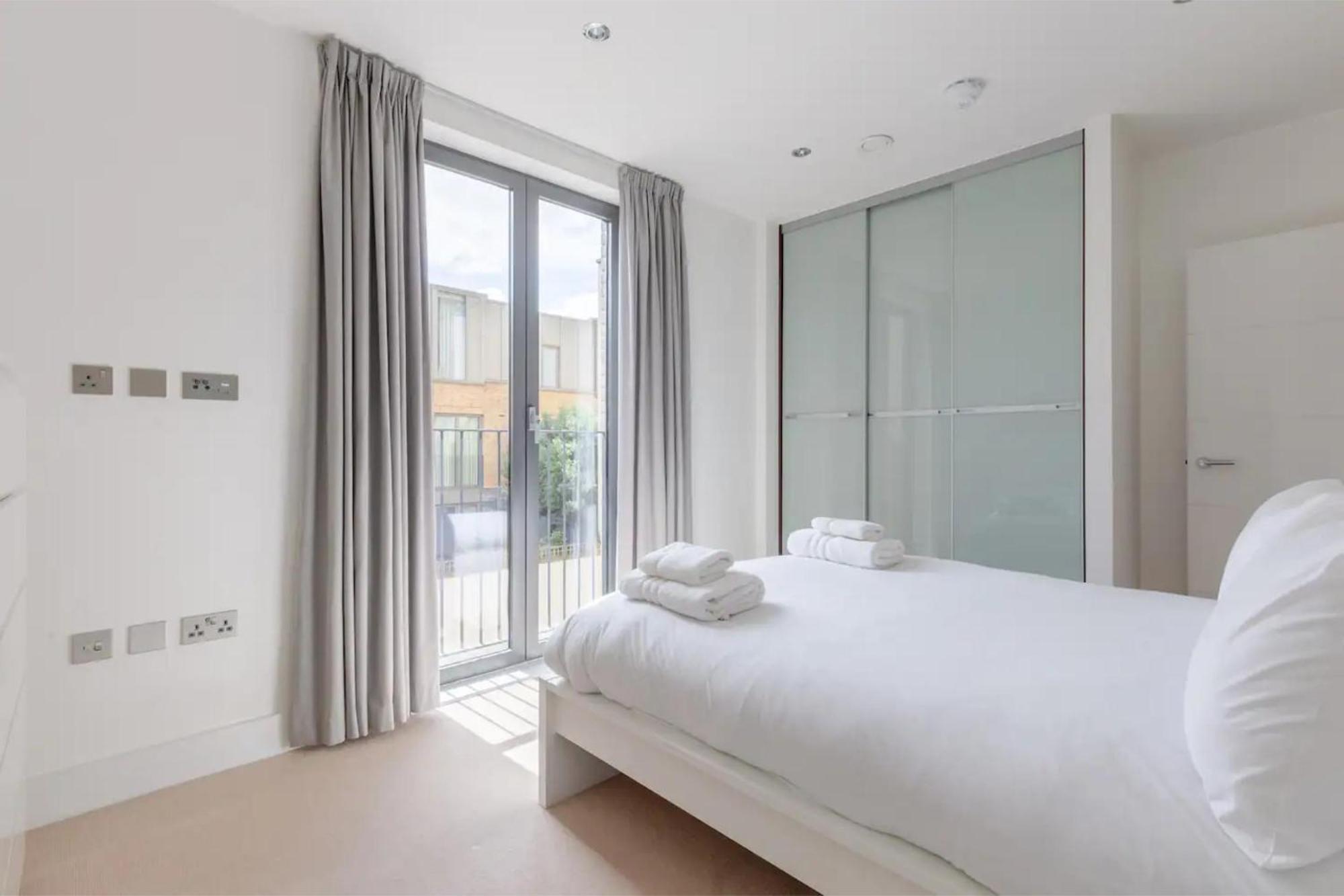 Stylish 2bd Near Notting Hill Apartment