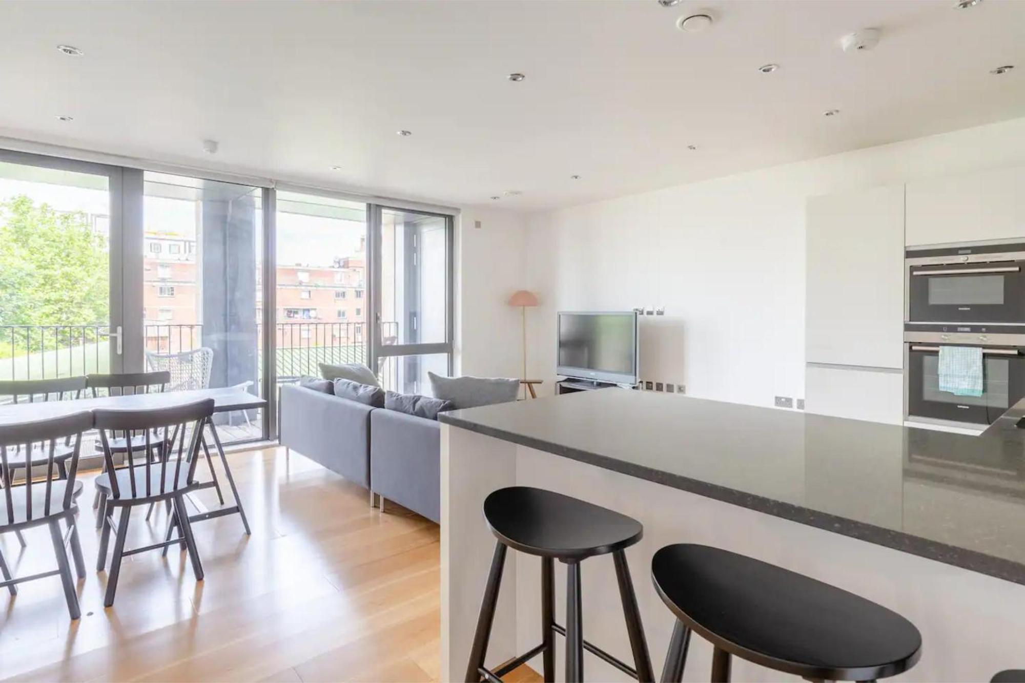 Stylish 2bd Near Notting Hill Apartment