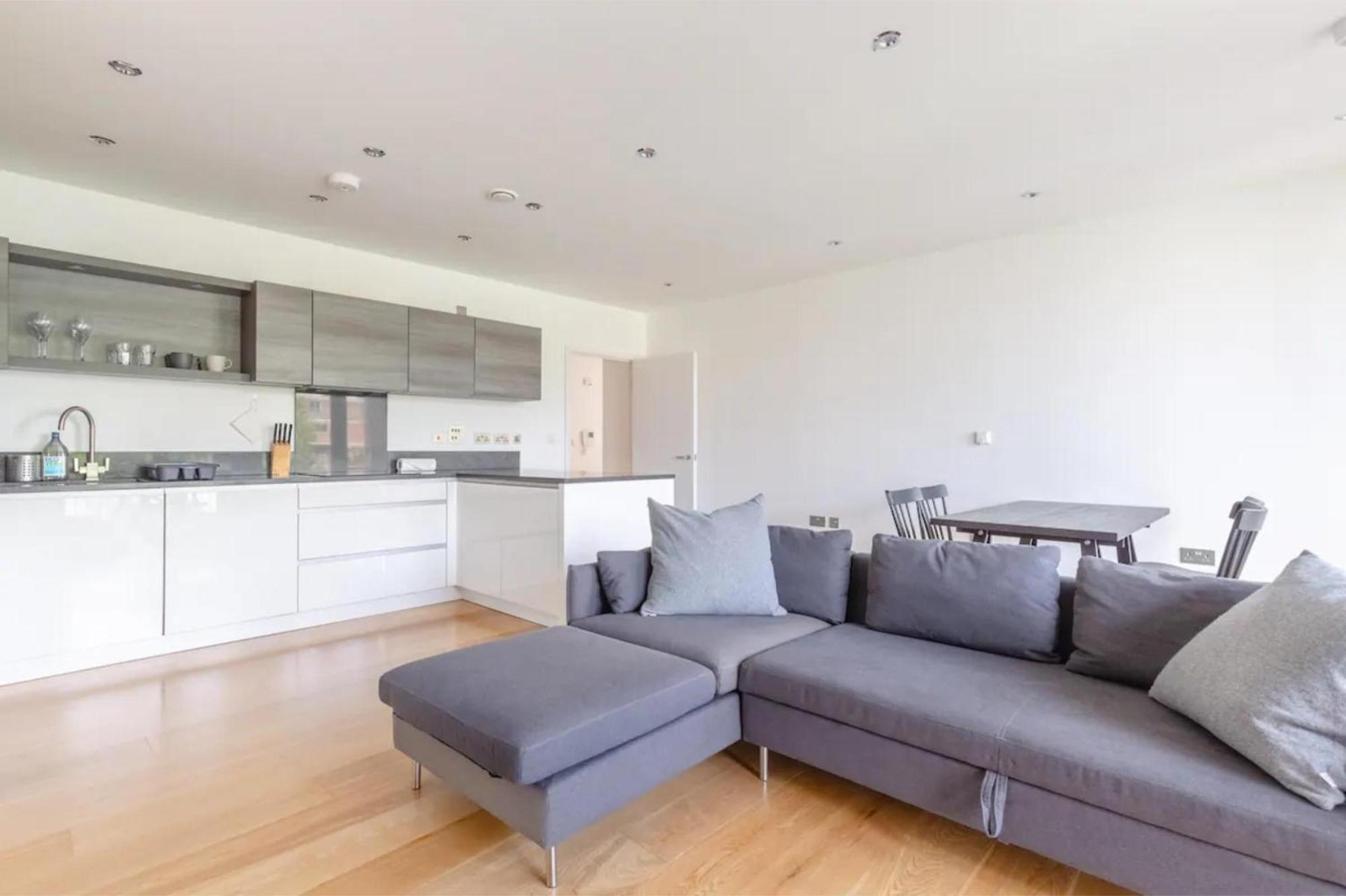 Stylish 2bd Near Notting Hill Apartment London
