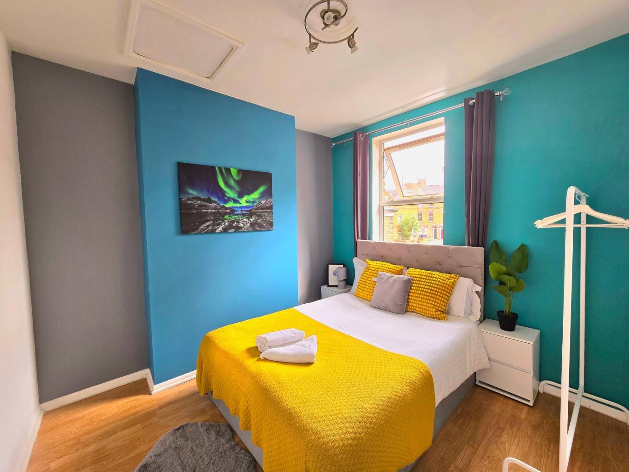 Cozy 4 Bedroom House In The Heart Of Brixton Holiday home *