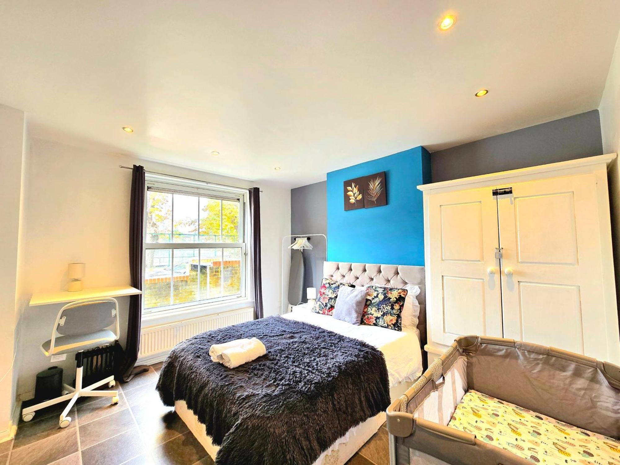 Cozy 4 Bedroom House In The Heart Of Brixton Holiday home