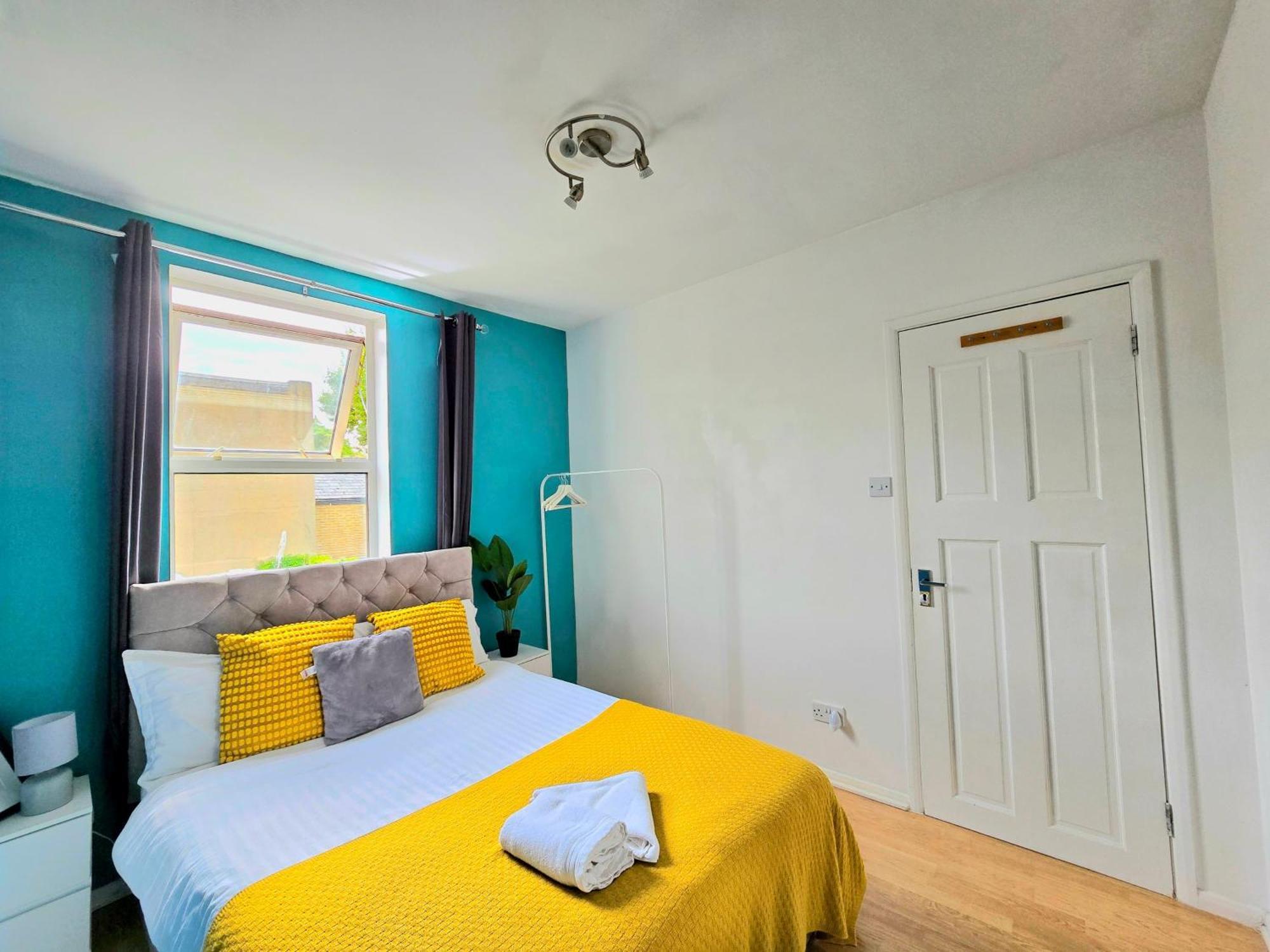 Cozy 4 Bedroom House In The Heart Of Brixton *