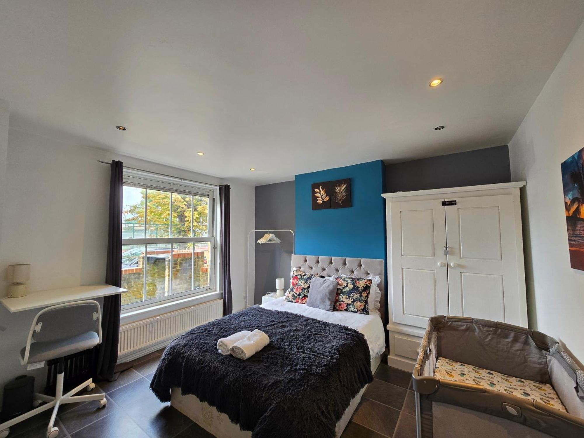 Cozy 4 Bedroom House In The Heart Of Brixton