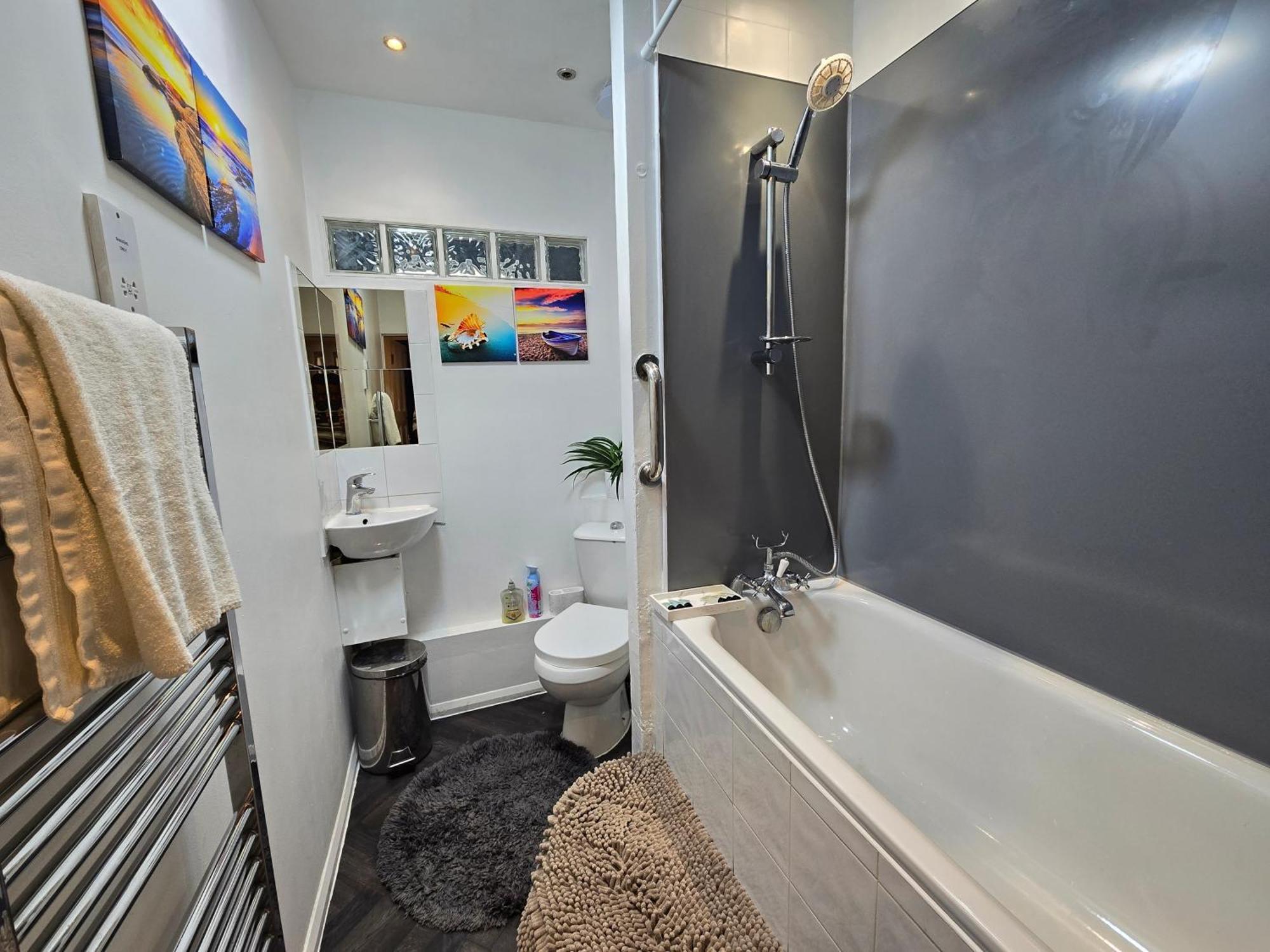 Cozy 4 Bedroom House In The Heart Of Brixton