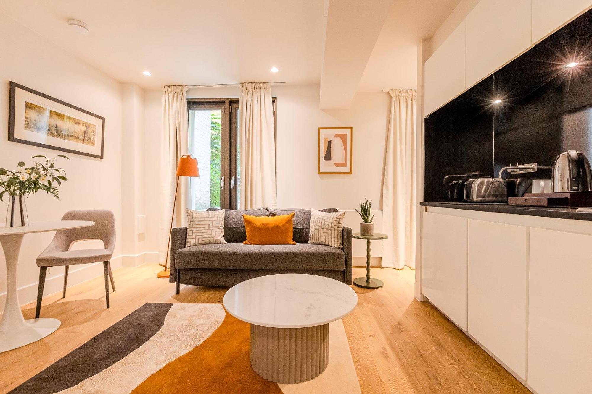 Central Serviced 3 Minutes From Blackfriars Station