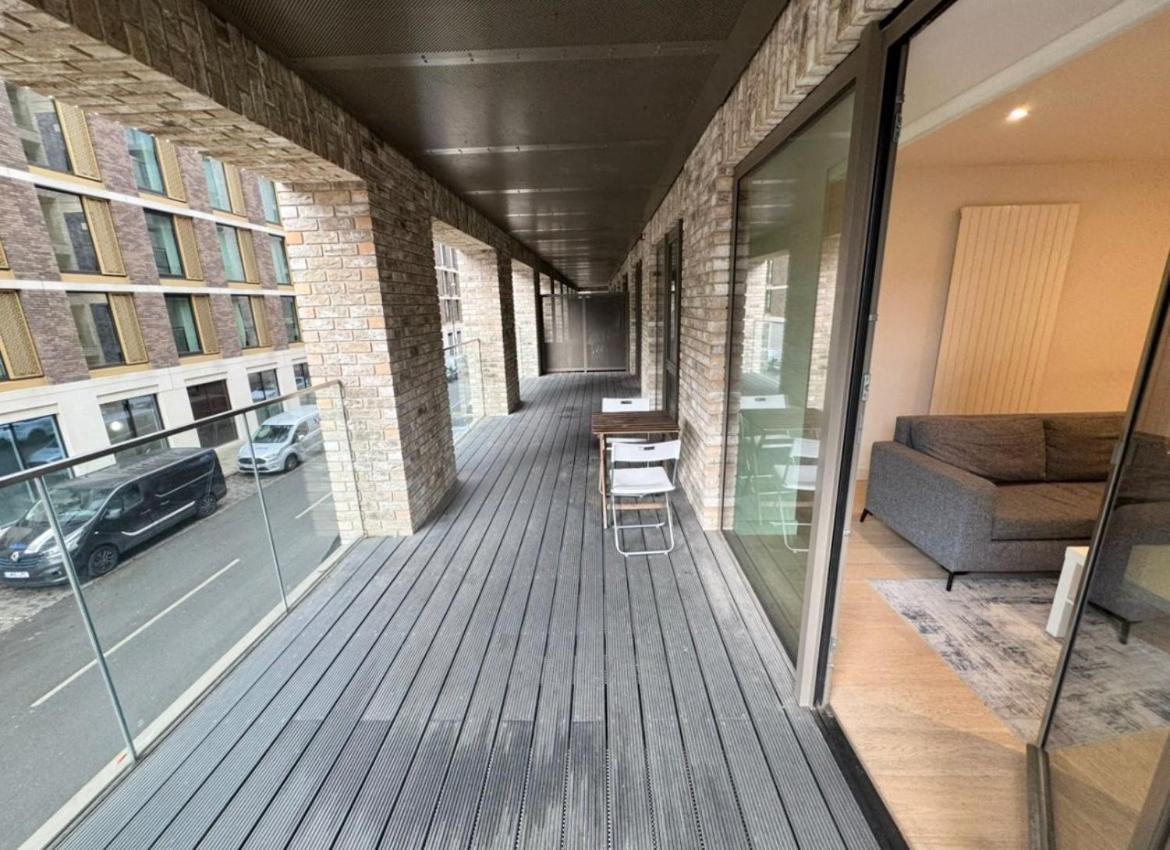 Apartment 2 Bed By Excel London