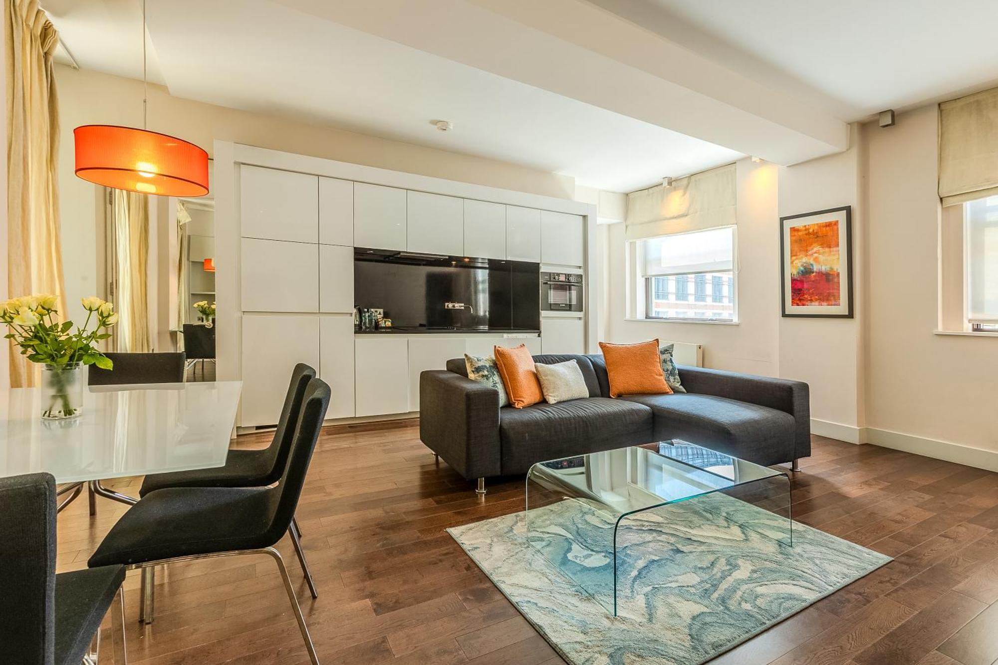 Central Serviced 3 Minutes From Blackfriars Station Apartment
