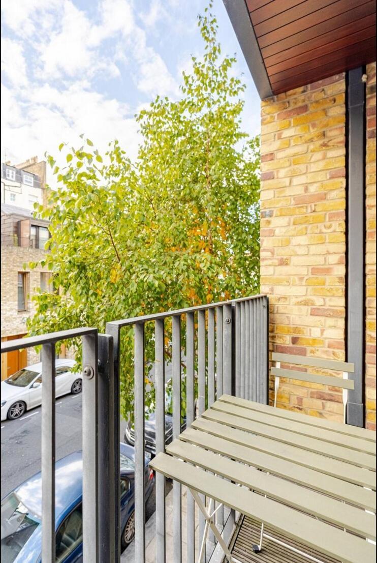 Private Luxury Baker Street - Sleeps 6 *