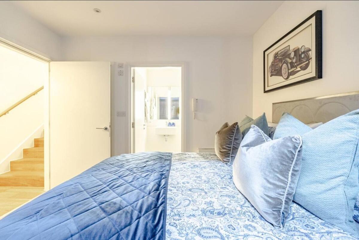 Private Luxury Baker Street - Sleeps 6