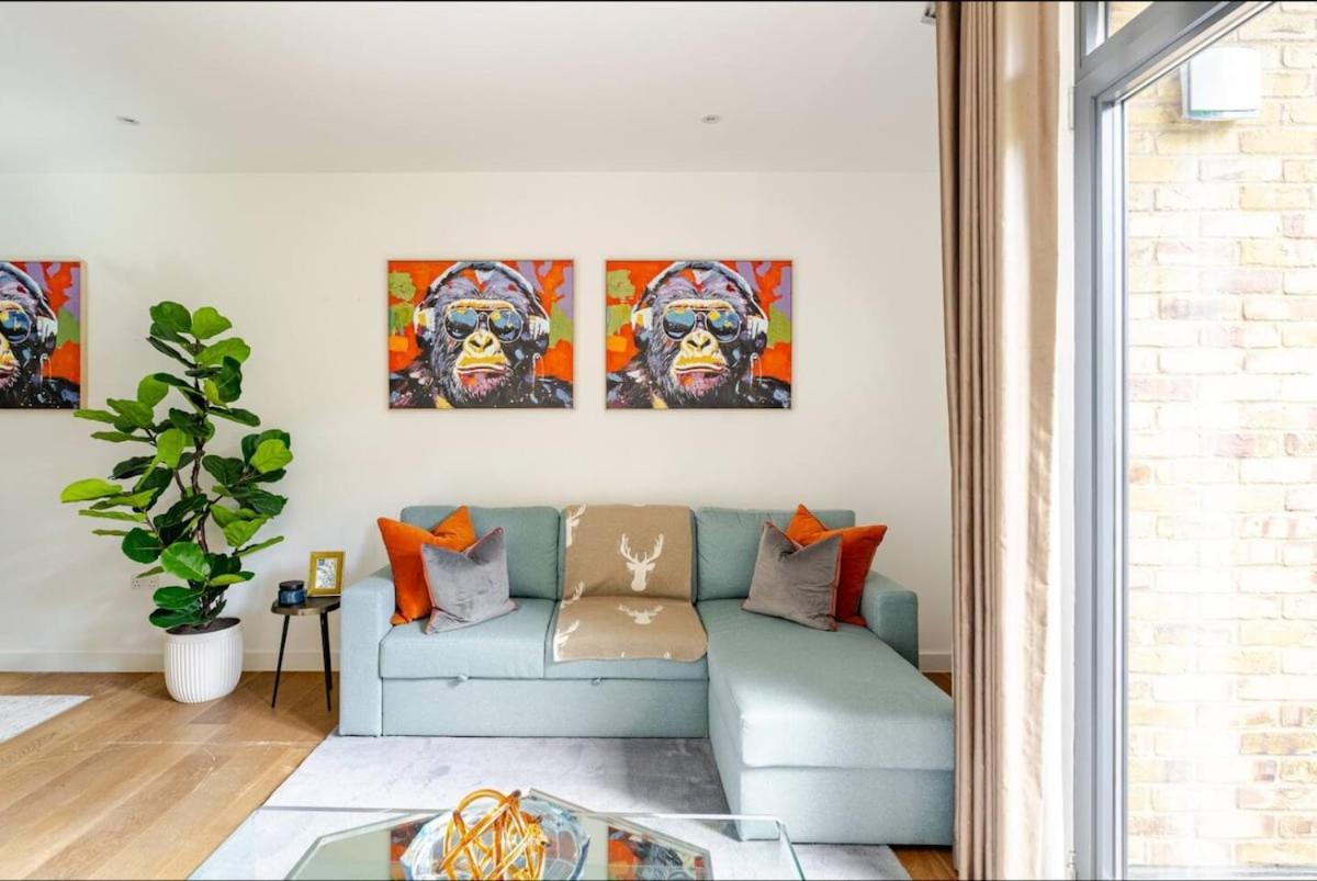 Private Luxury Baker Street - Sleeps 6 Apartment *