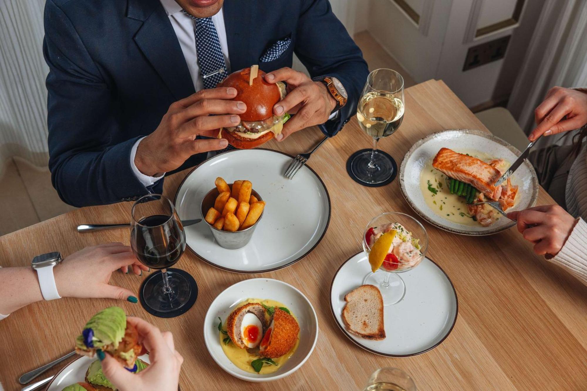 Radisson Blu Hotel, Bond Street 4*