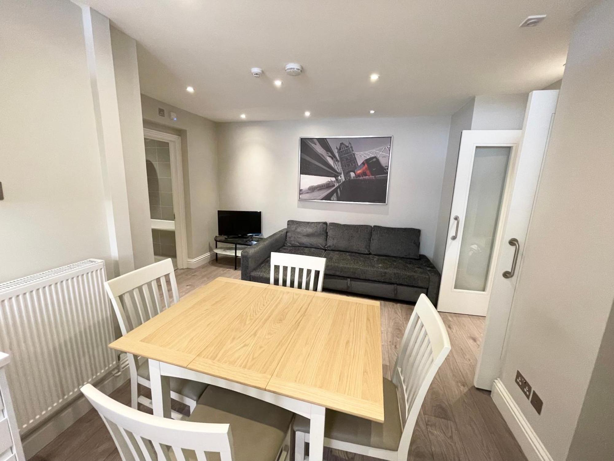 Stylish Apartments In Victoria & Westminster Apartment
