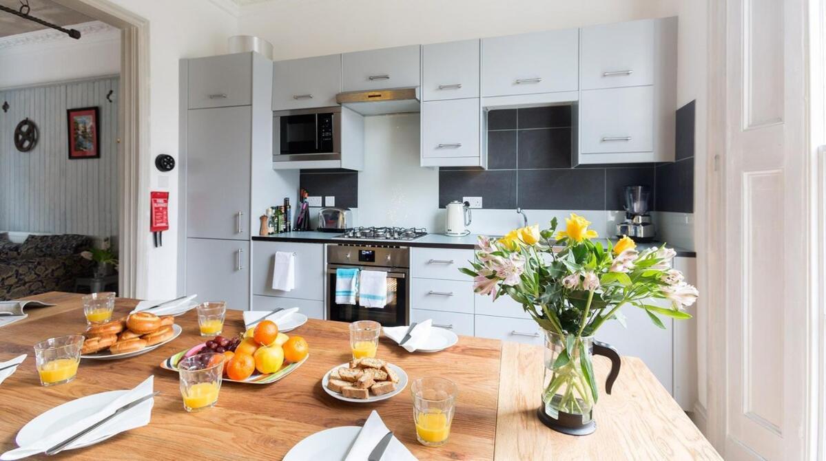 The Camden Chic Townhouse - Accommodates 14 Guests Apartment *