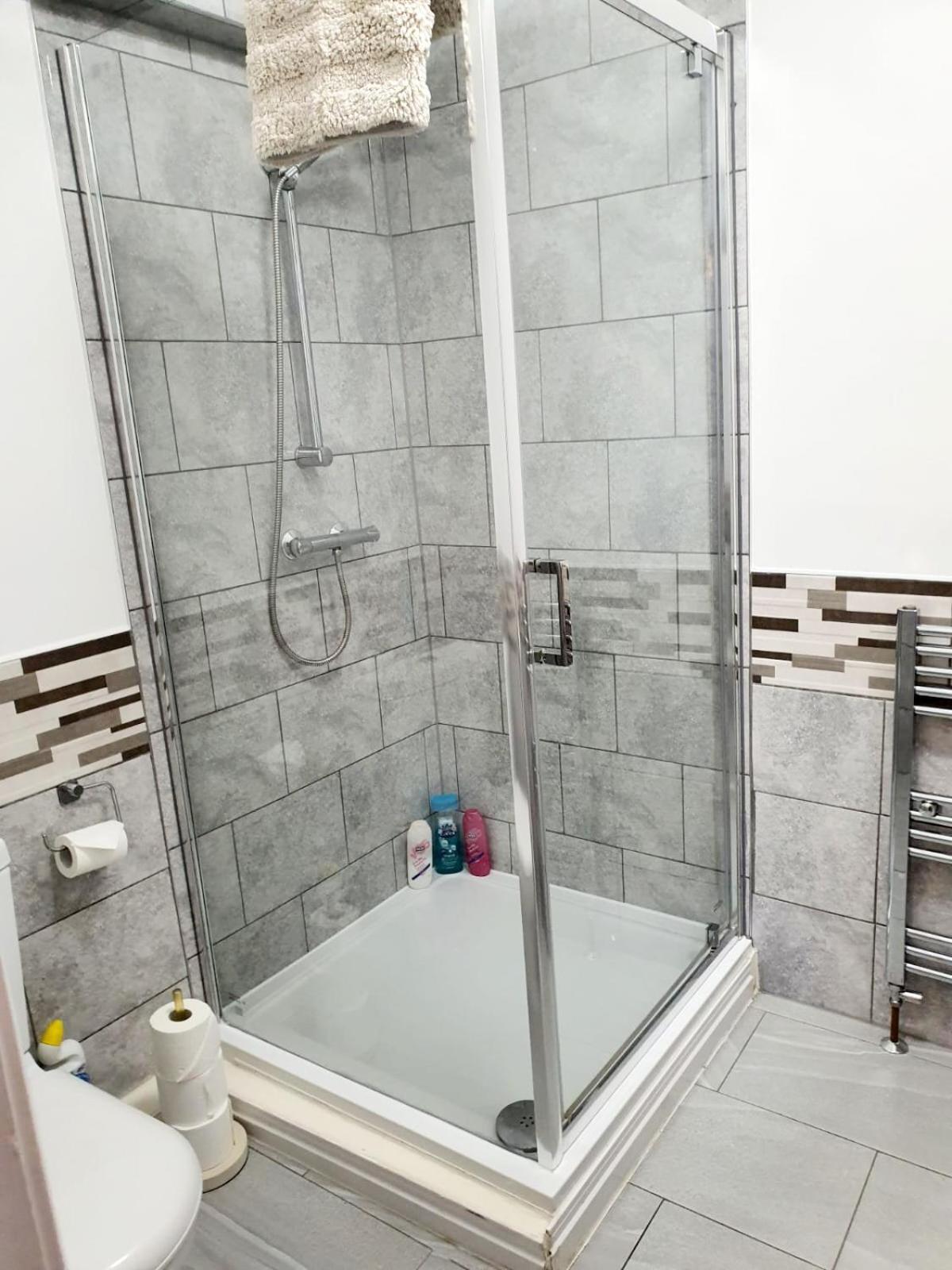 Cosy With Kitchenette And Private Bathroom - 15mins To London! * London