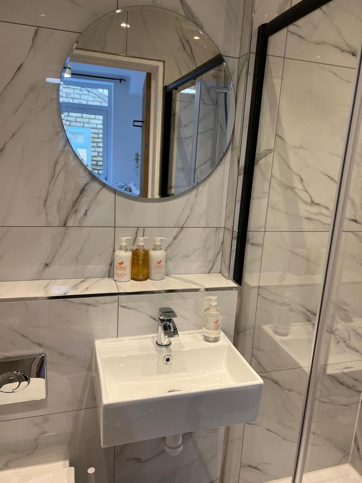 Apartamento Beautiful 2 Bed With En Suite, Near Tube And Stamford Bridge *