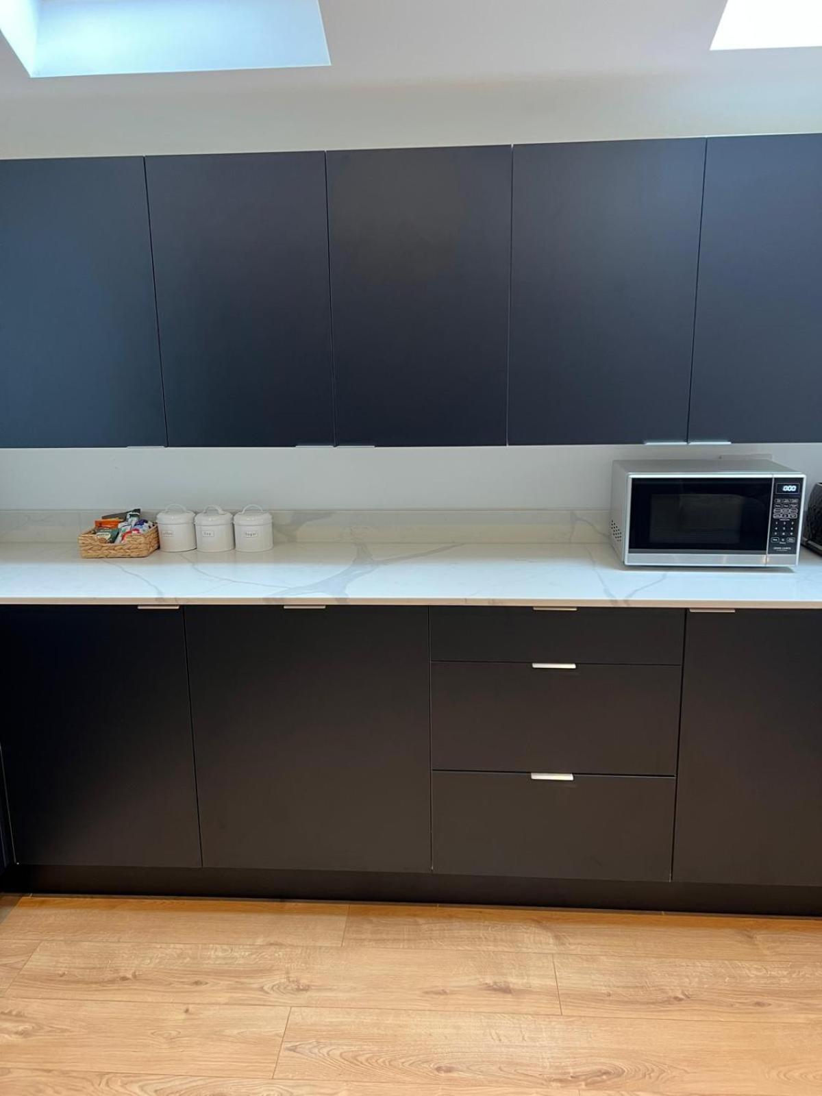 Beautiful 2 Bed With En Suite, Near Tube And Stamford Bridge * Londres