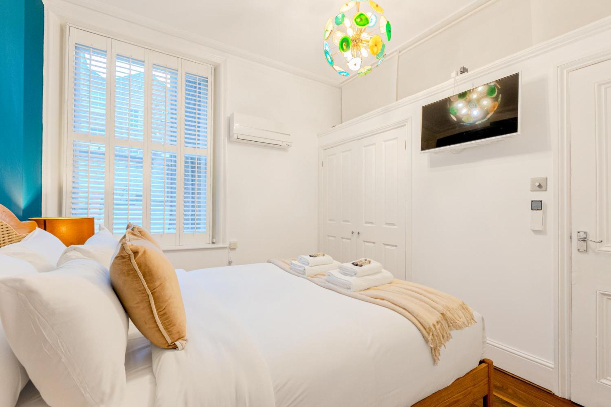 New Listing! 1br In London, 5 Min Tube London