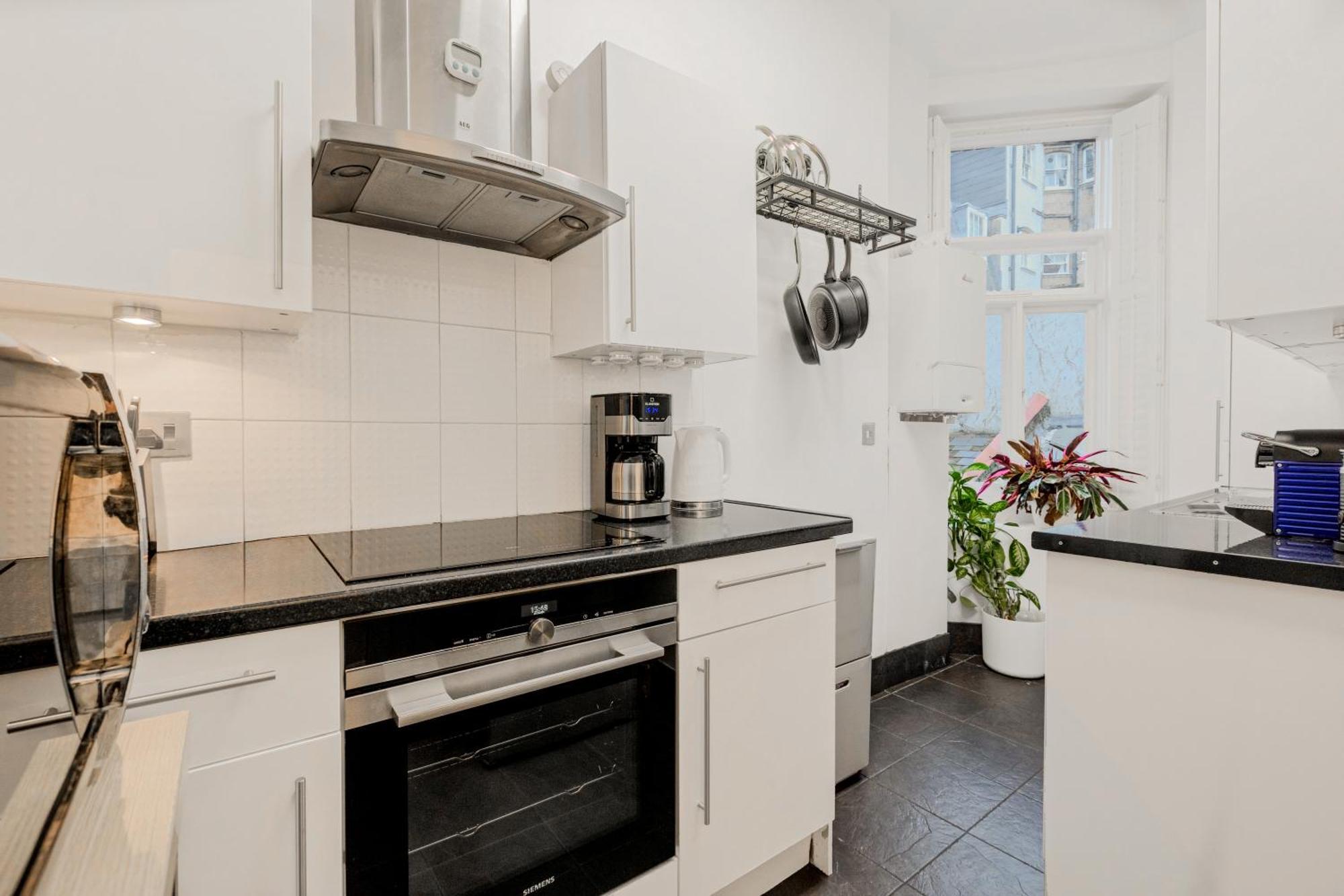 New Listing! 1br In London, 5 Min Tube *