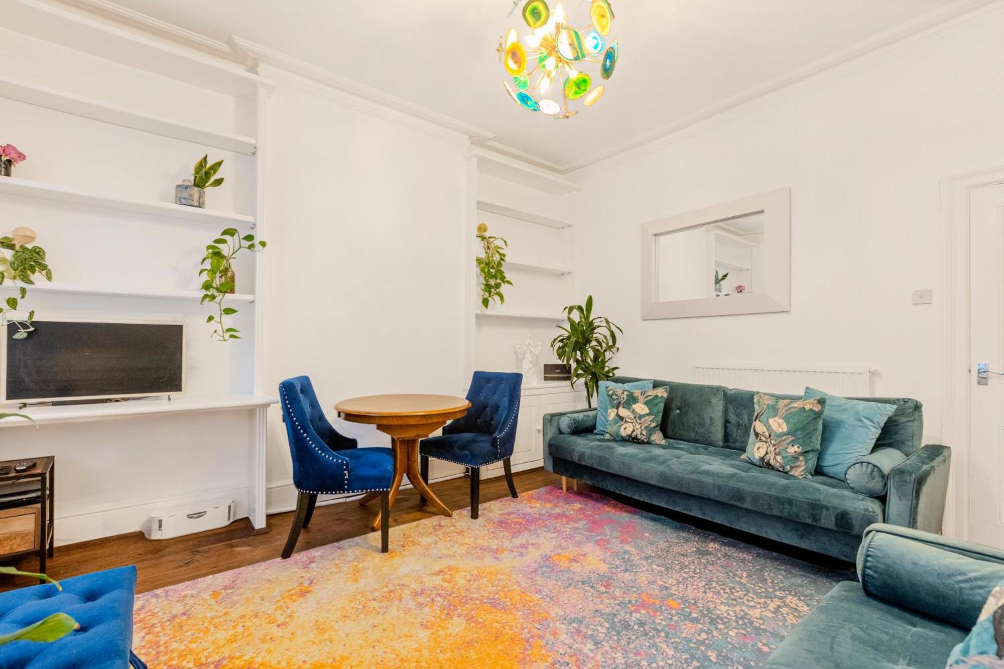 New Listing! 1br In London, 5 Min Tube