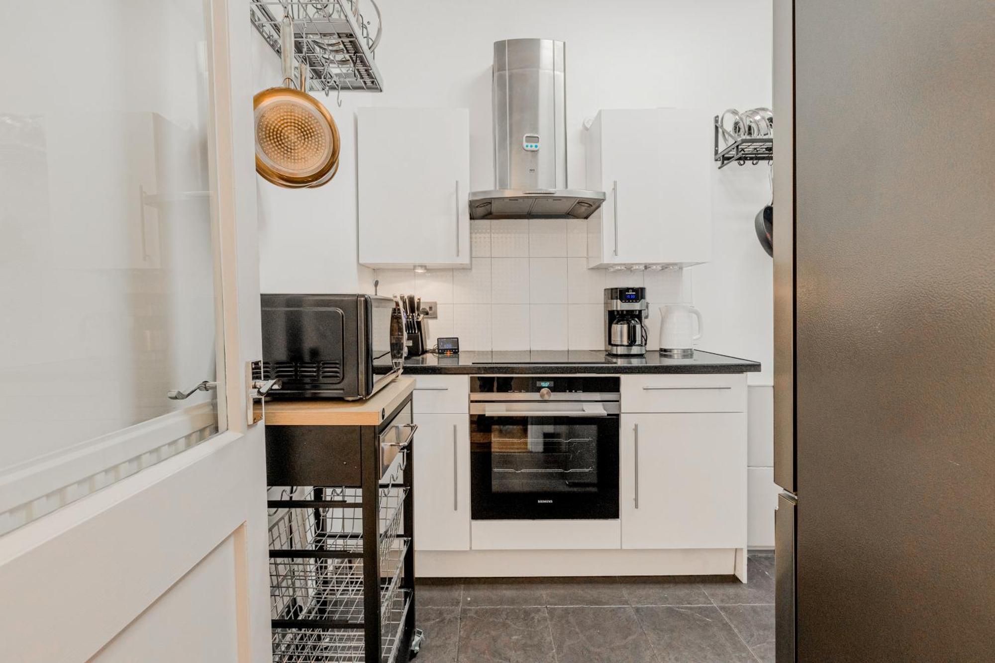 New Listing! 1br In London, 5 Min Tube