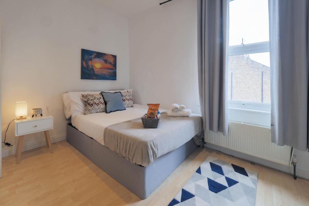 S4 Cozy Full Modern In Kilburn With Kitchen