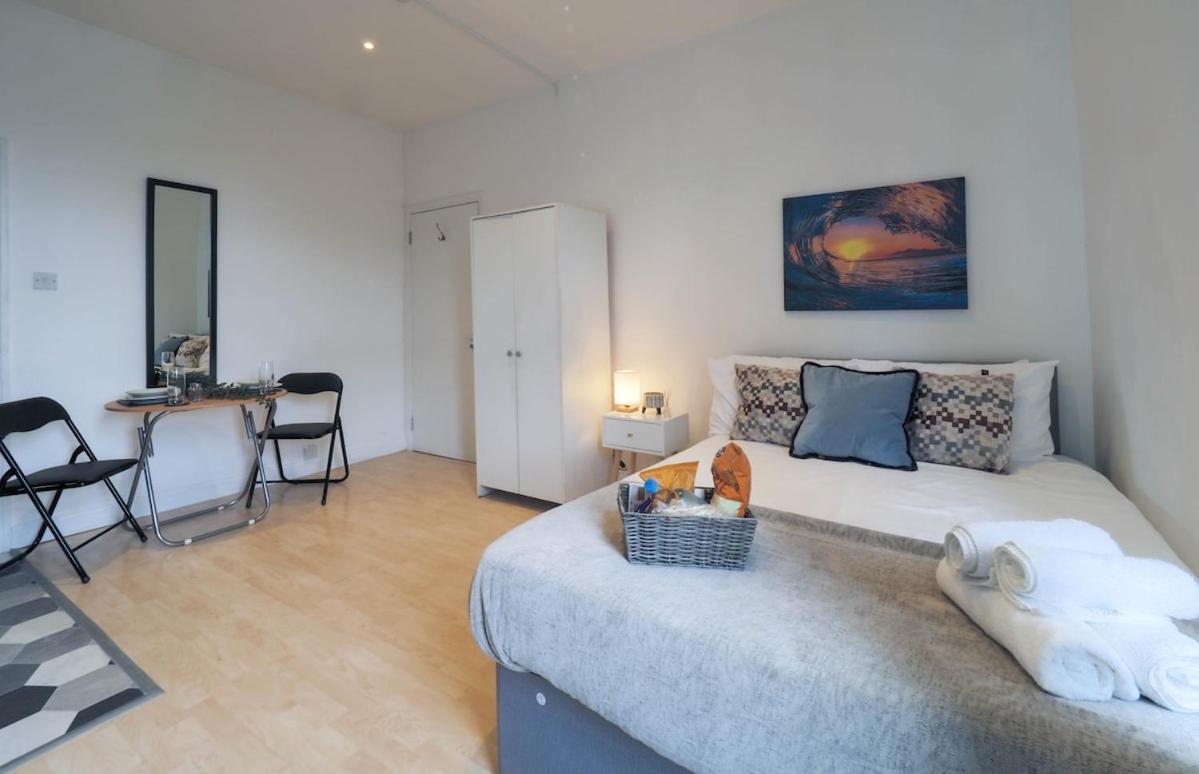 Apartment S4 Cozy Full Modern In Kilburn With Kitchen