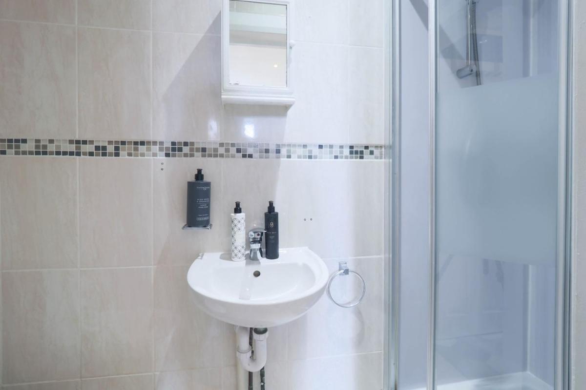 S4 Cozy Full Modern In Kilburn With Kitchen * London