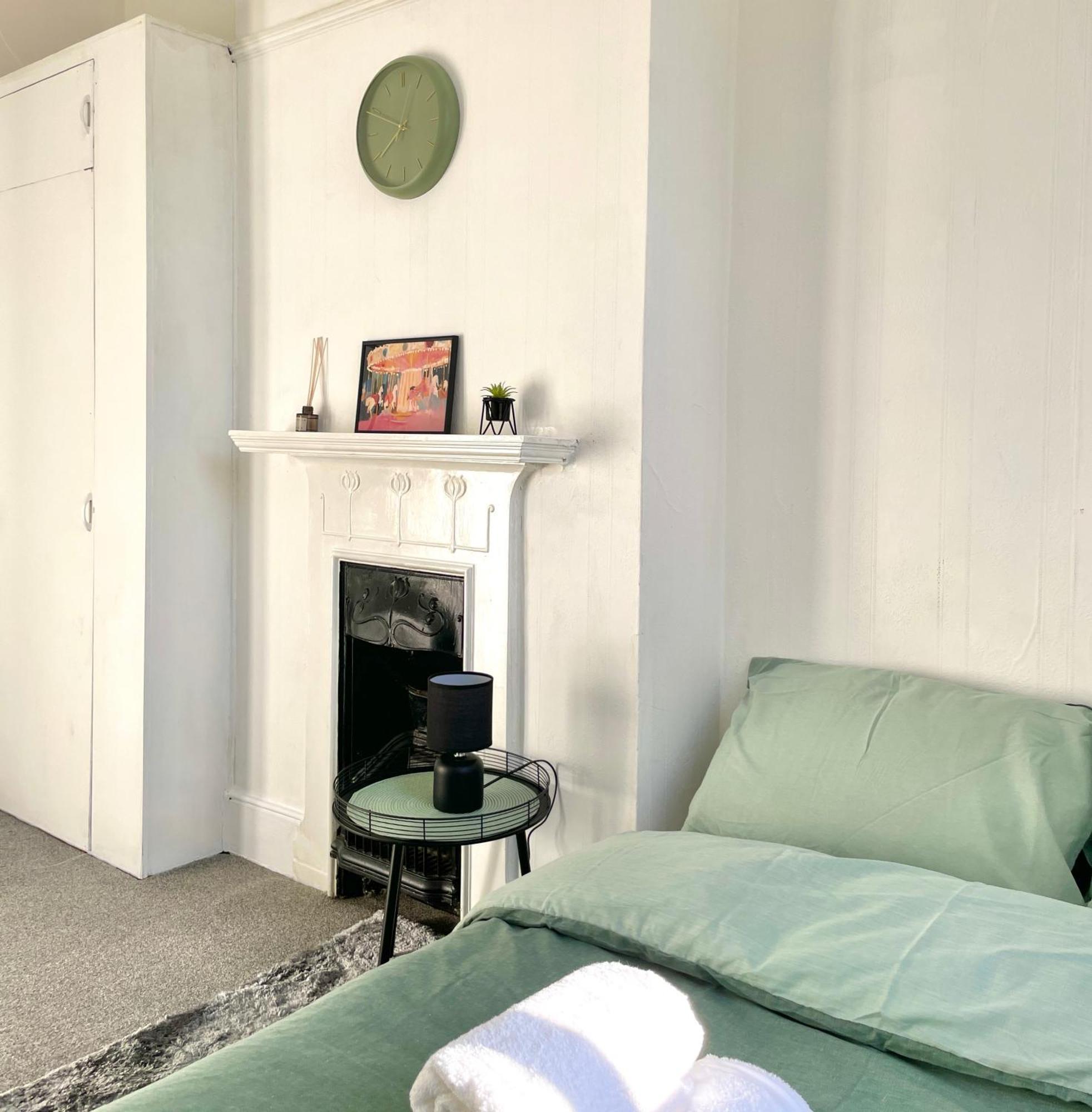 Cosy Double A Stones Throw From Wembley Stadium Gasthof London