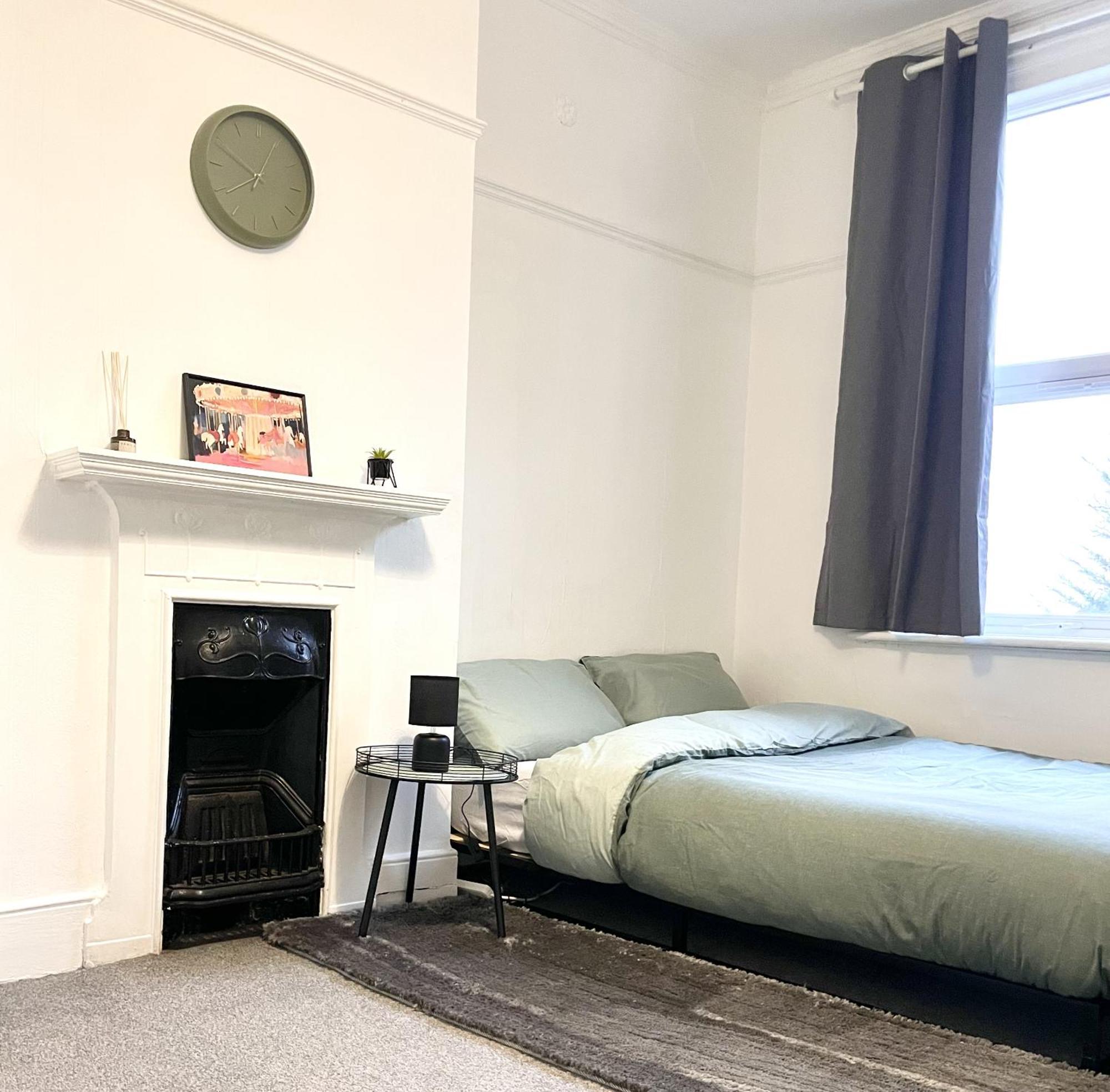 Cosy Double A Stones Throw From Wembley Stadium Gasthof