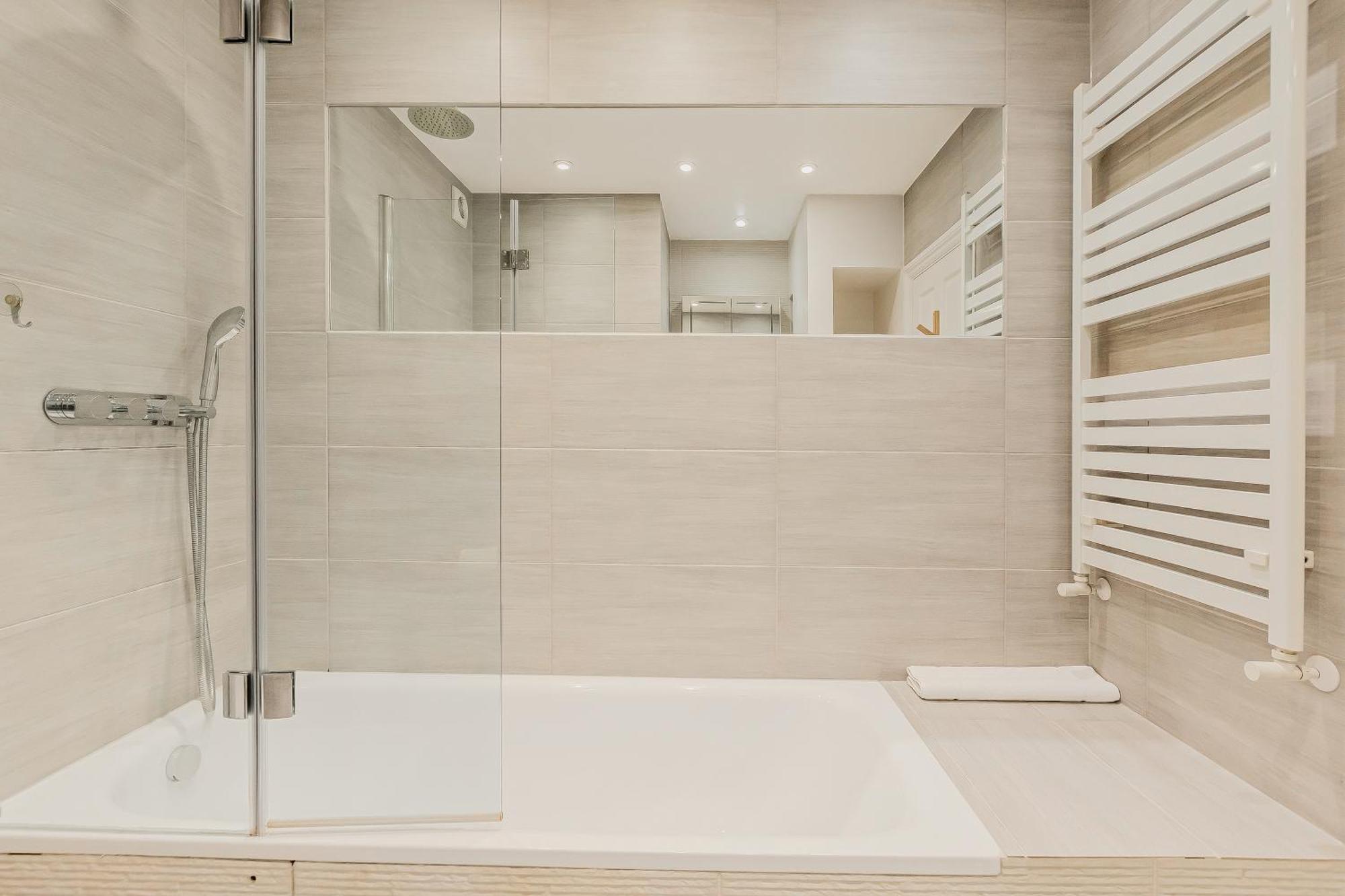 Apartment New Listing! Bright 1br, Heart Of Notting Hill