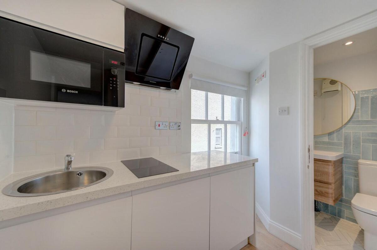 Kensington Gardens - 13 Apartment