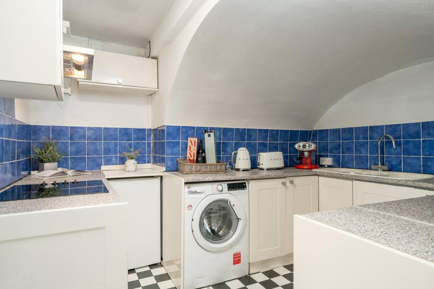 Niru Experience Chelsea Oasis With Courtyard Appartement Londen