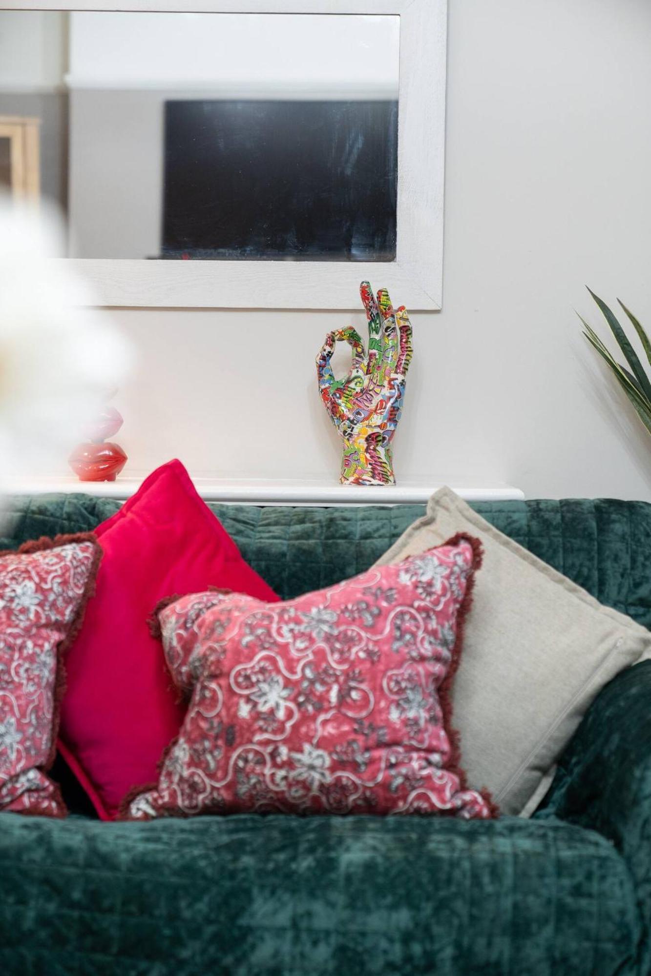 Niru Experience Chelsea Oasis With Courtyard Appartement