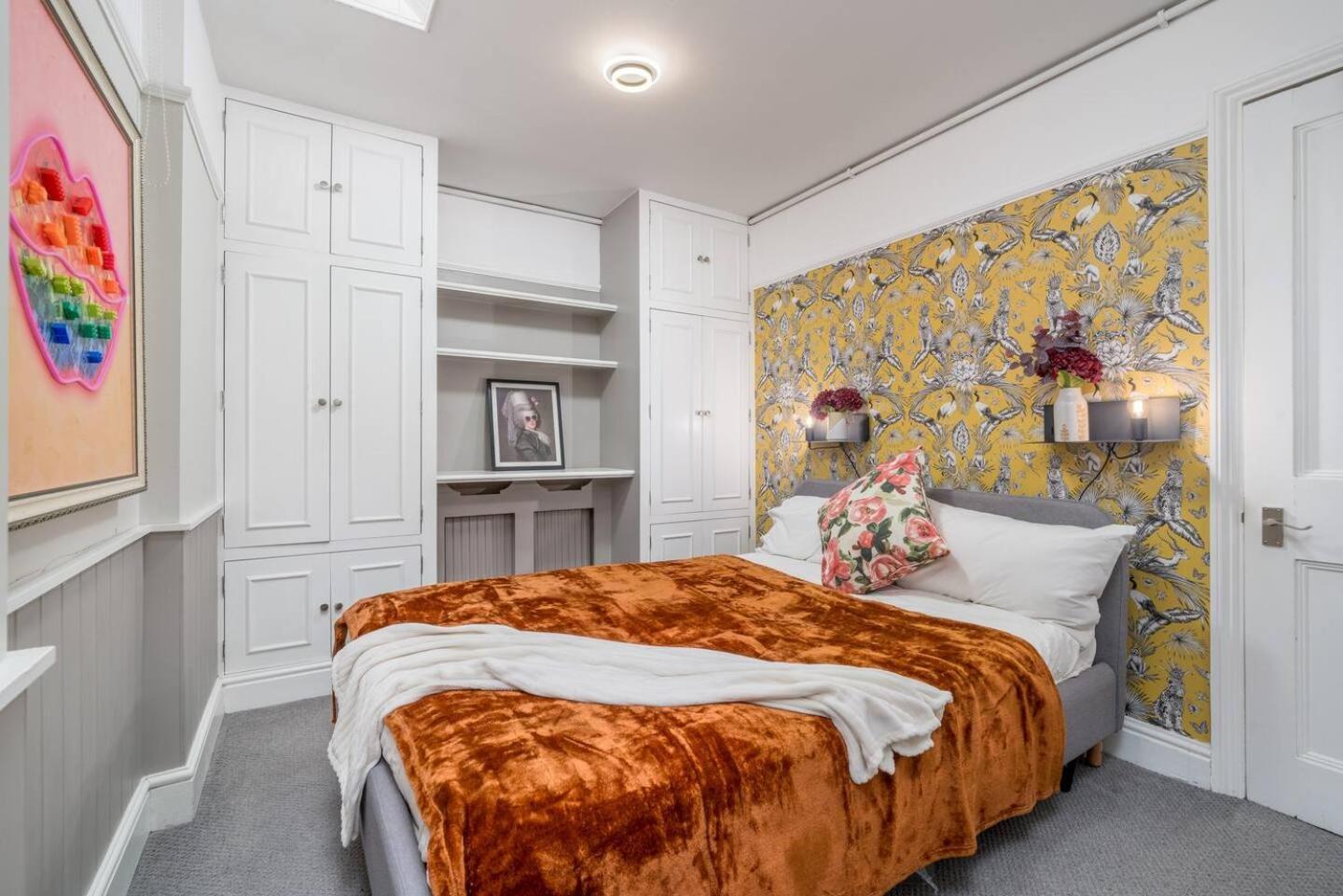 Appartement Niru Experience Chelsea Oasis With Courtyard Londen