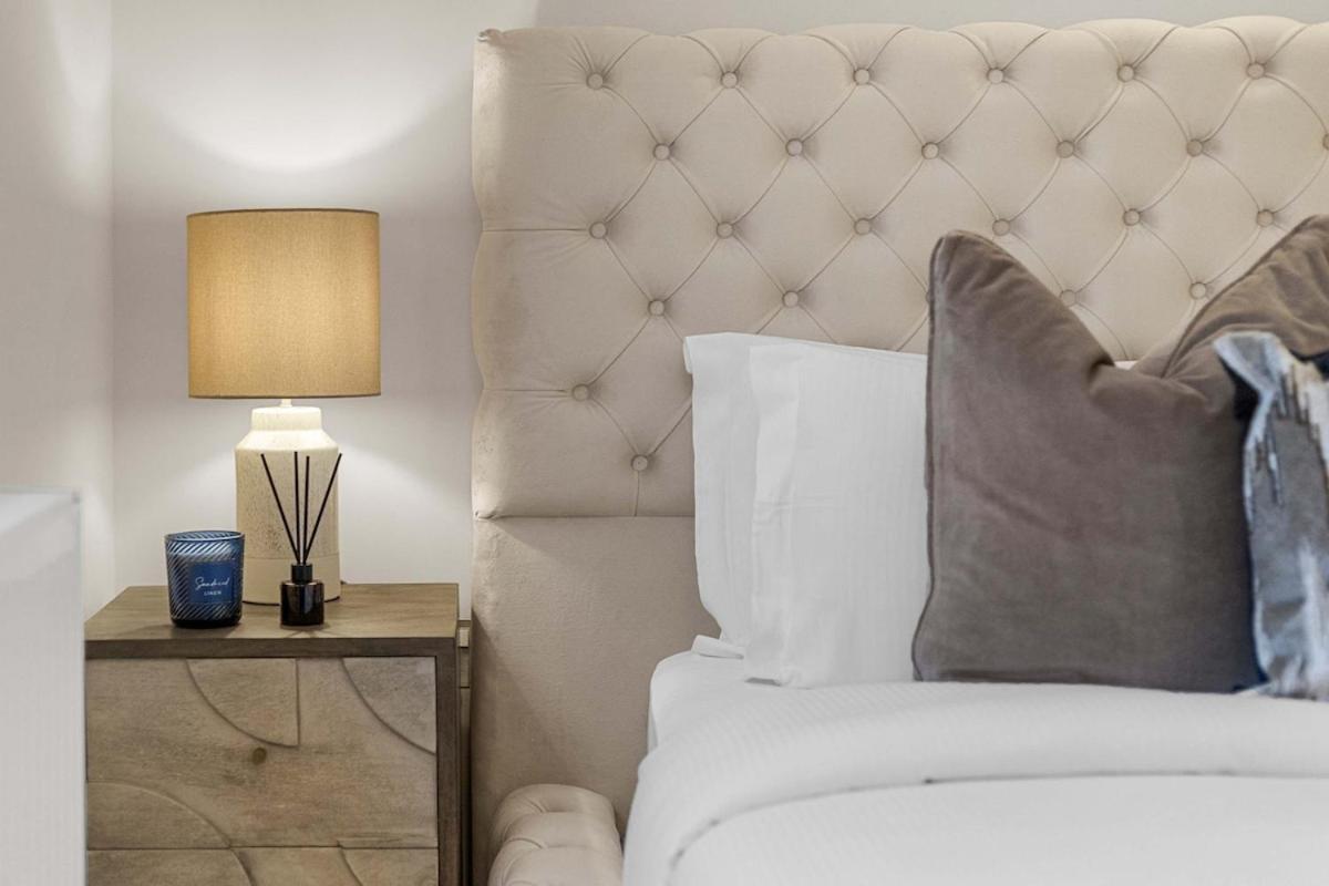 Modern Comfort In Prime Location Apartment London