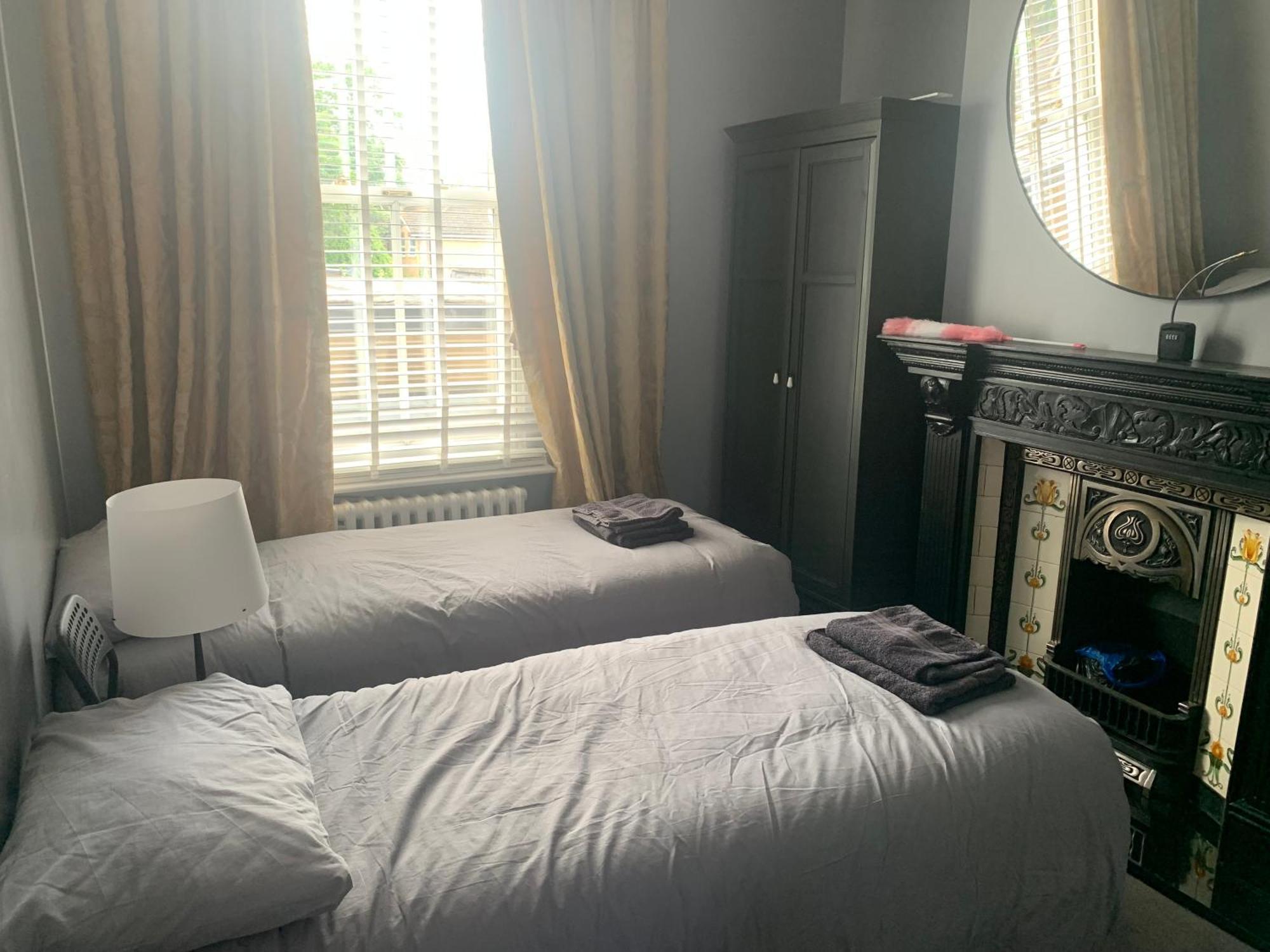 Bumble Bee Hostal