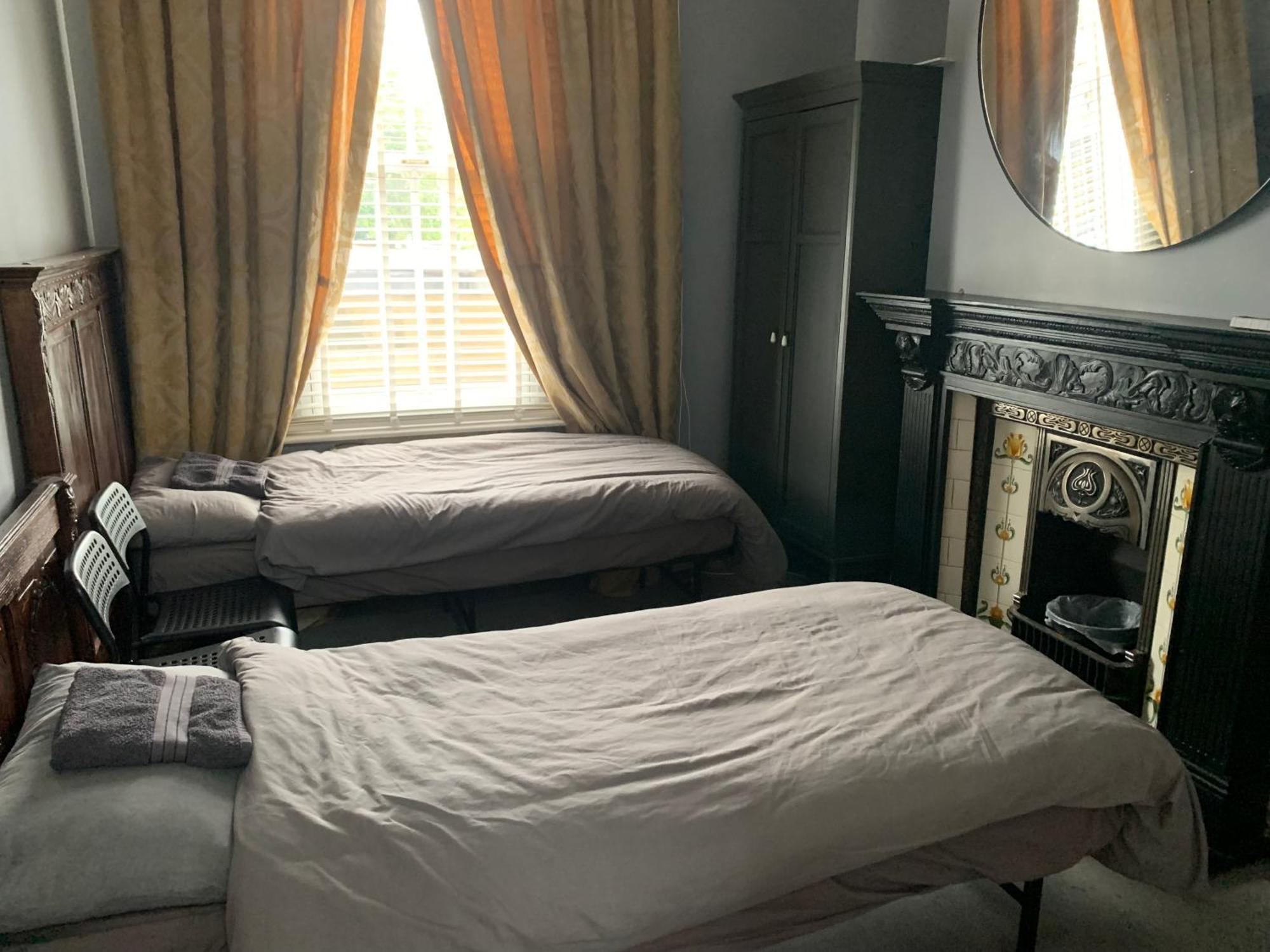 Hostal Bumble Bee