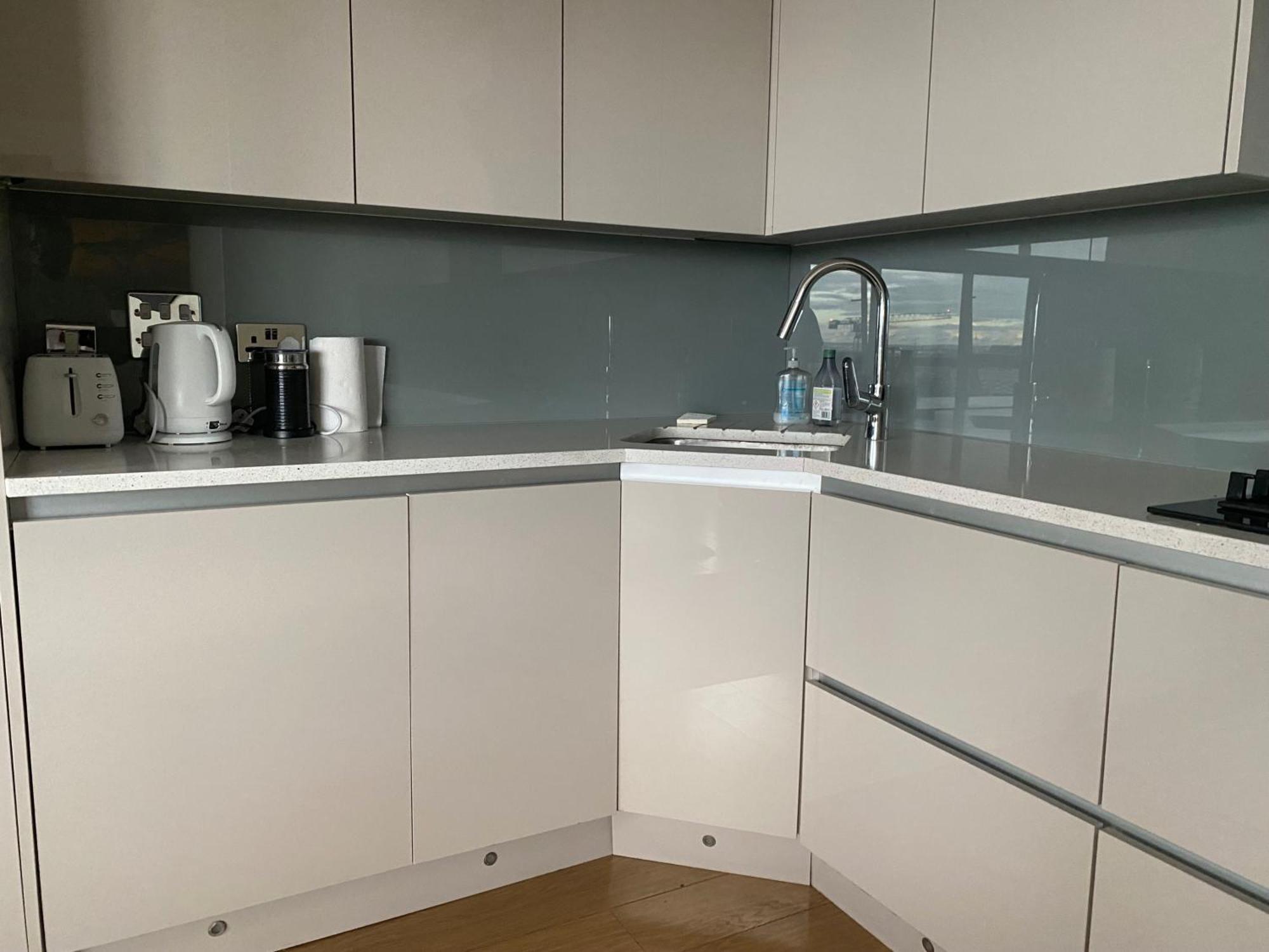 Apartment 2 Bed Parking Balcony River View London