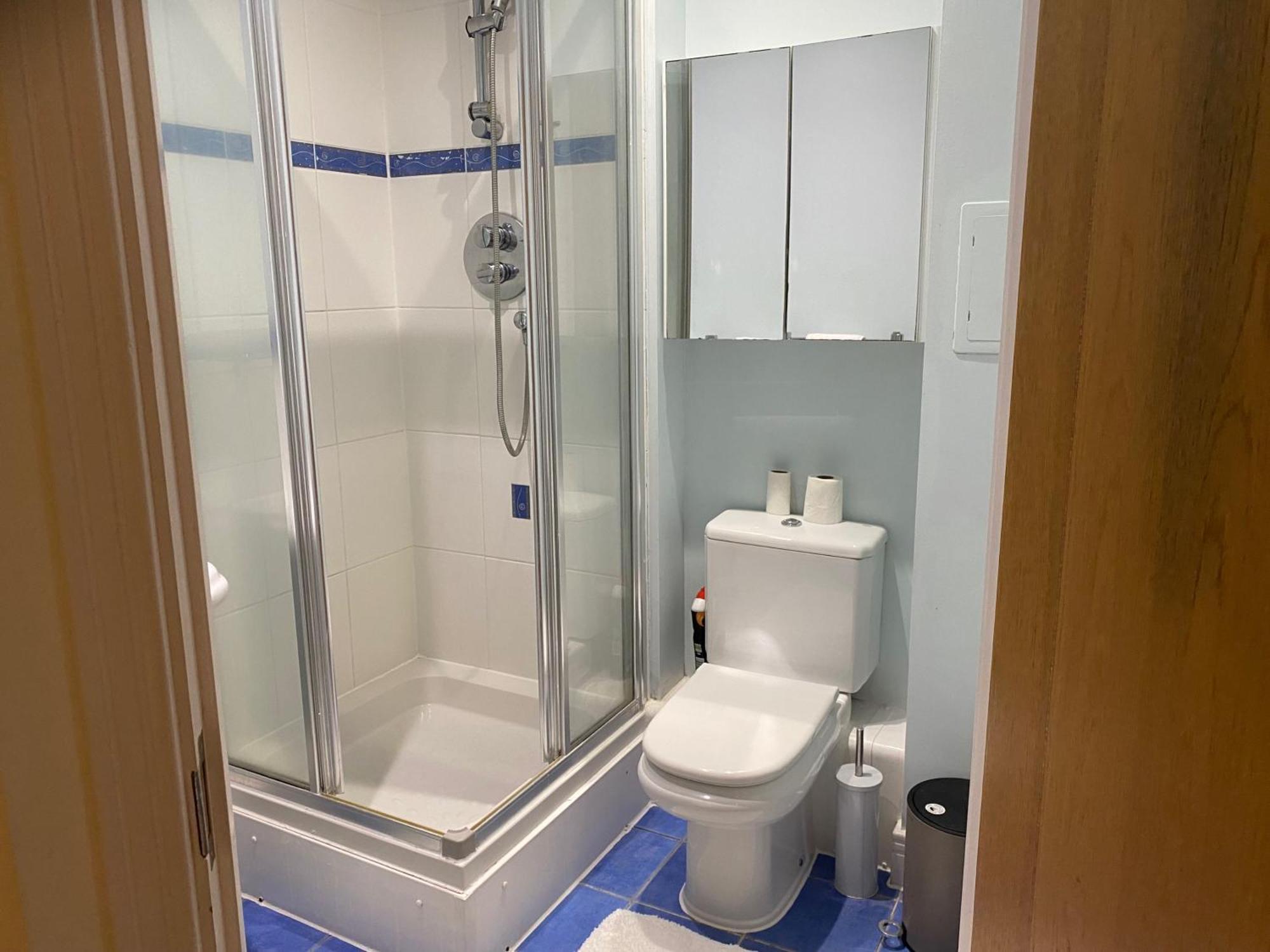 2 Bed Parking Balcony River View *