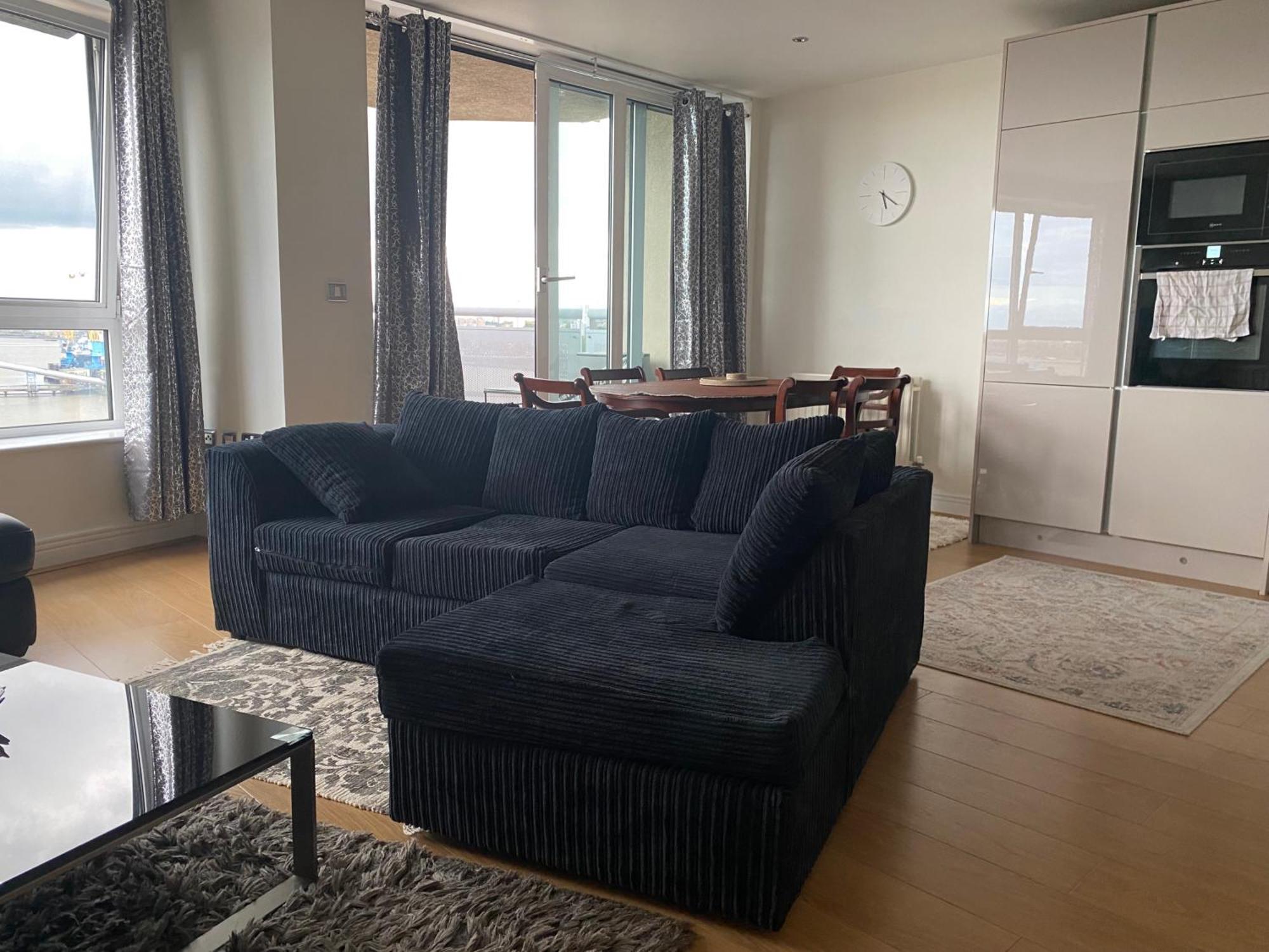 2 Bed Parking Balcony River View *