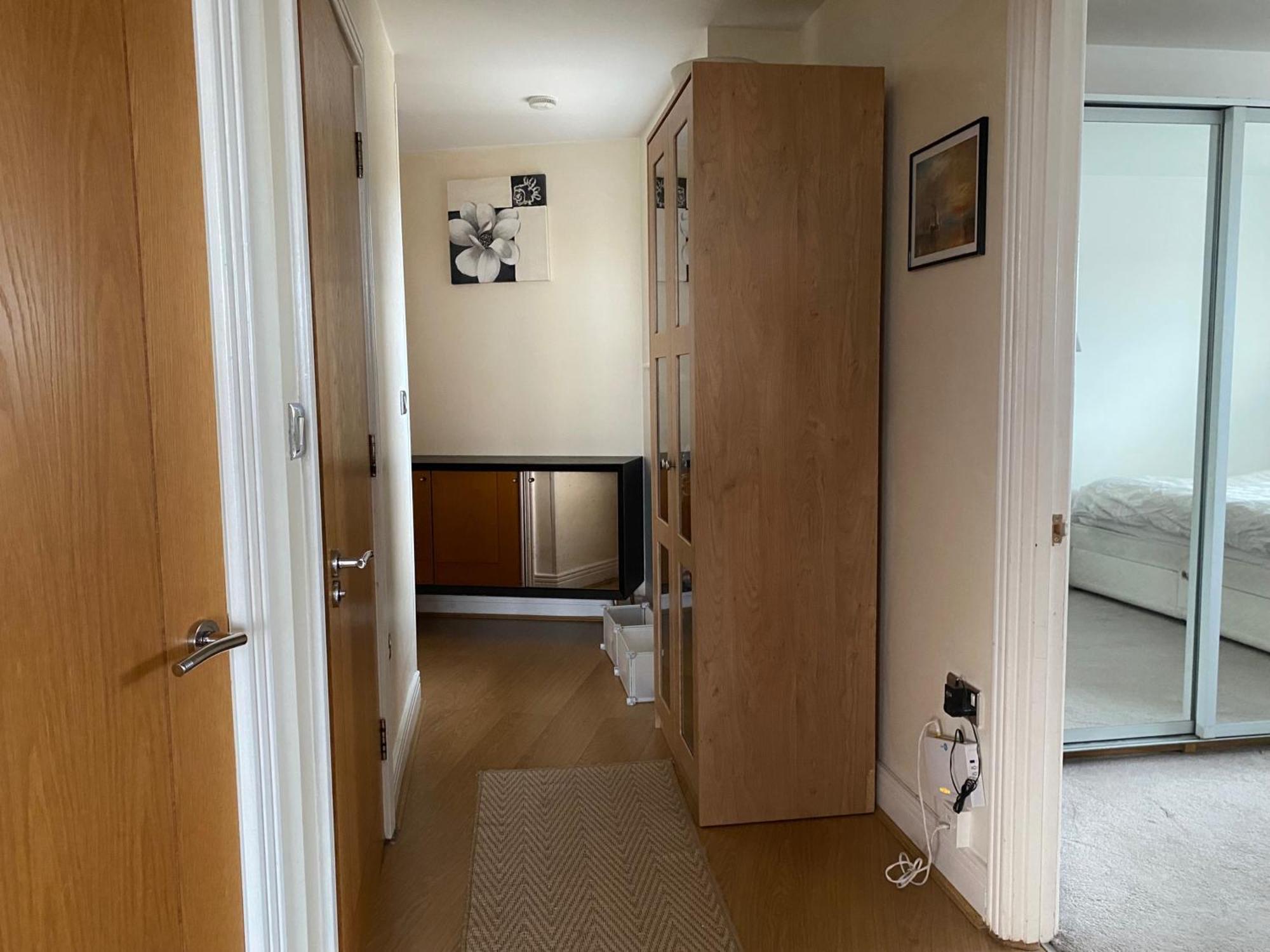 2 Bed Parking Balcony River View Apartment *