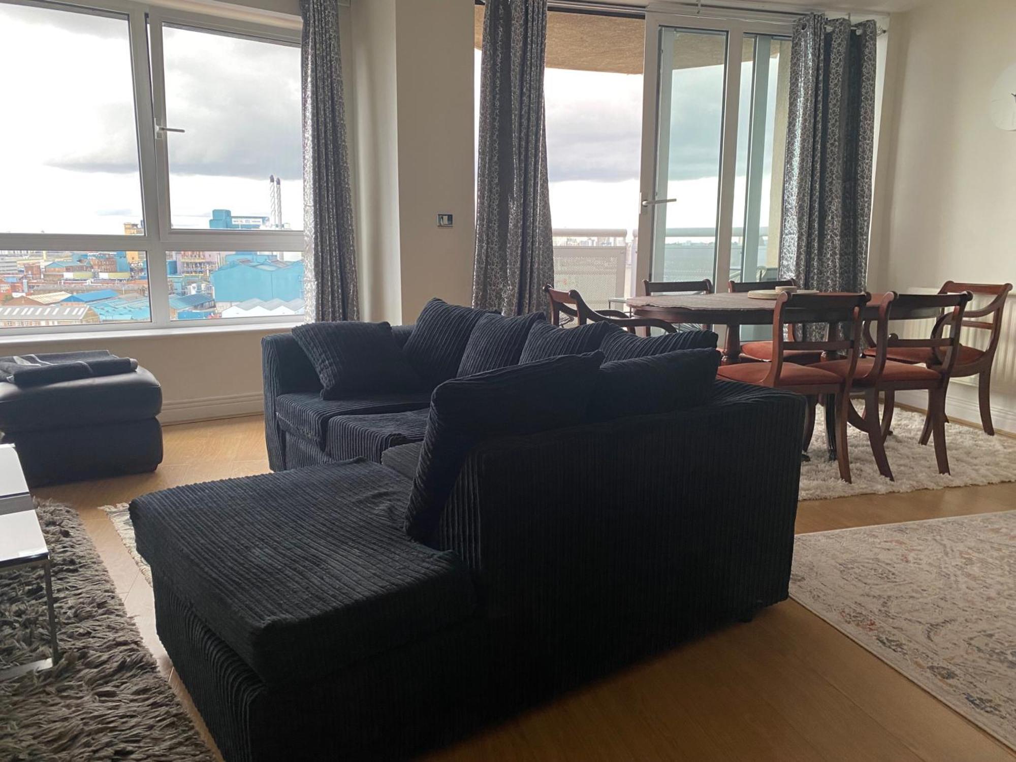 2 Bed Parking Balcony River View *