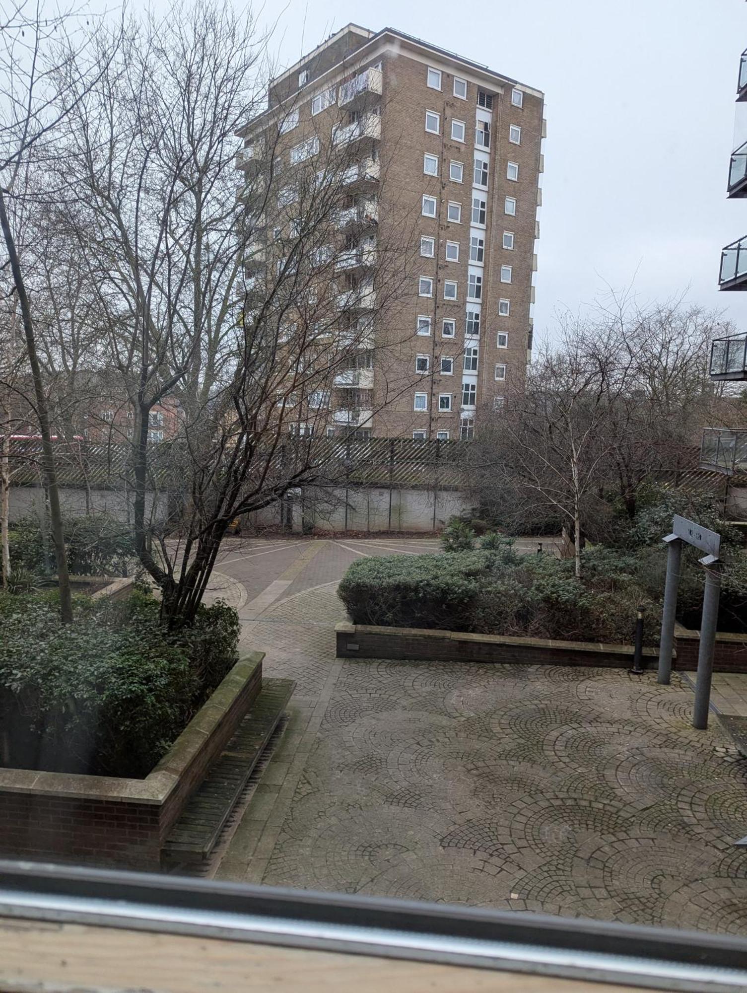 Homestay 49 Donnington Court London