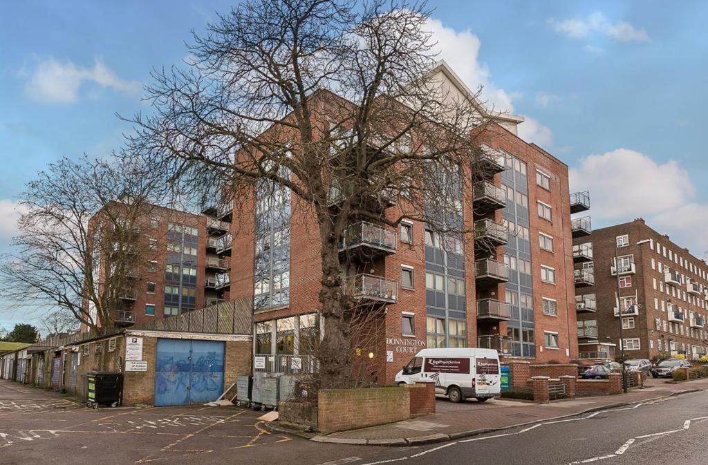Homestay 49 Donnington Court *