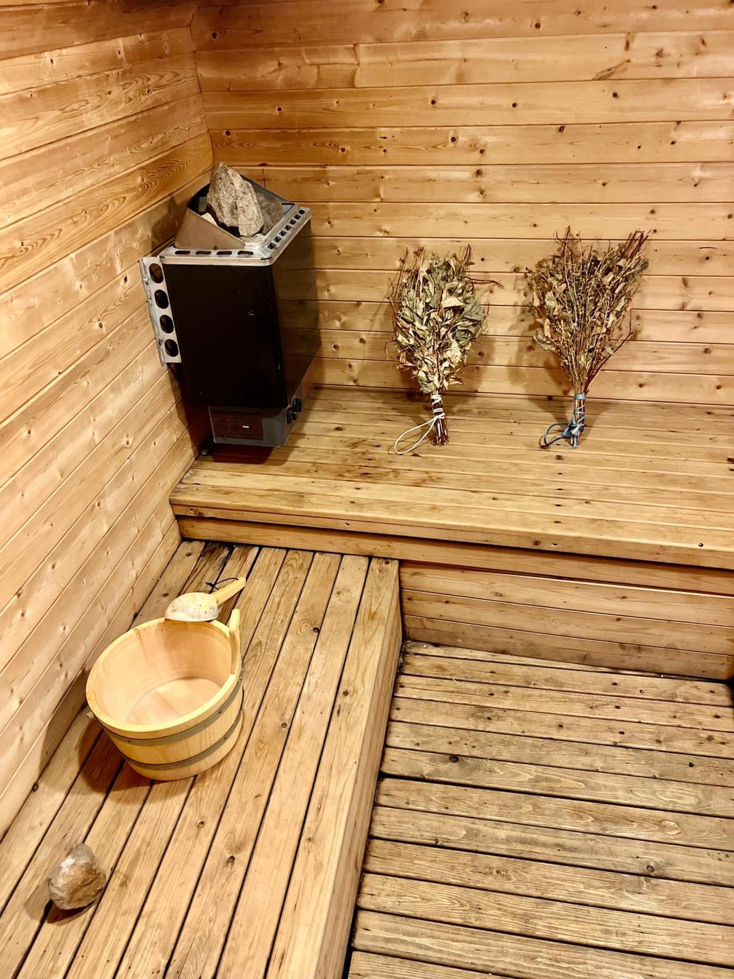 Huge For Recharge And Relaxation In Loft With Sauna In