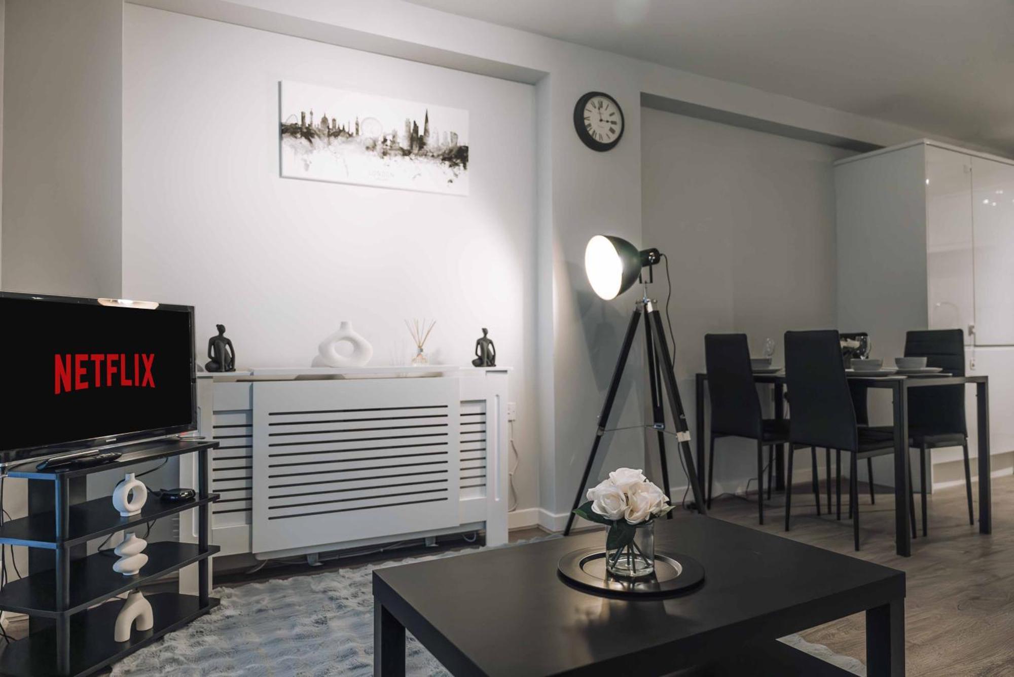 Executive 2 Bed Flat Near Stratford Station - Ideal For Corporate Stays