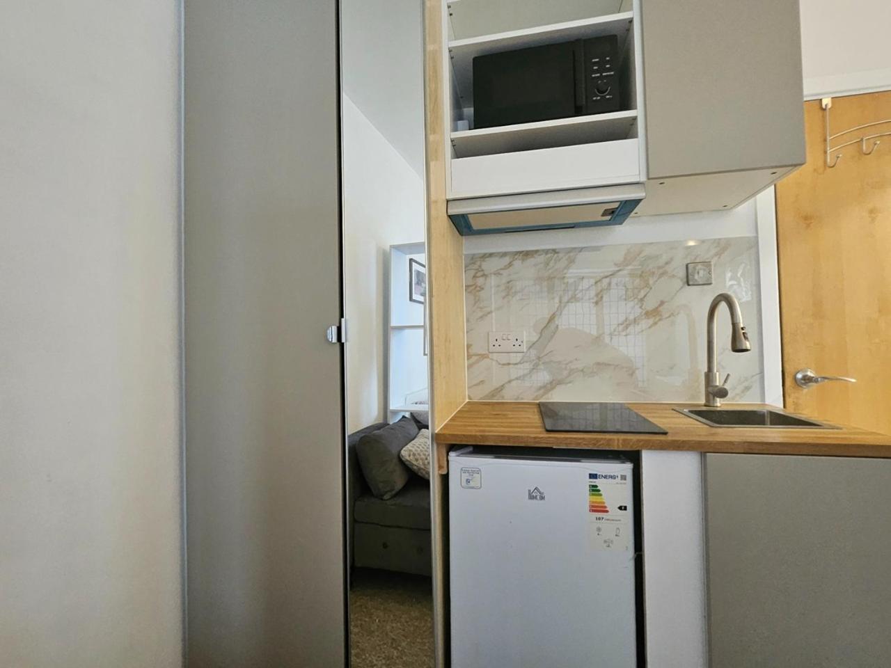 New Refurbished Flat - Canary Wharf * Londres