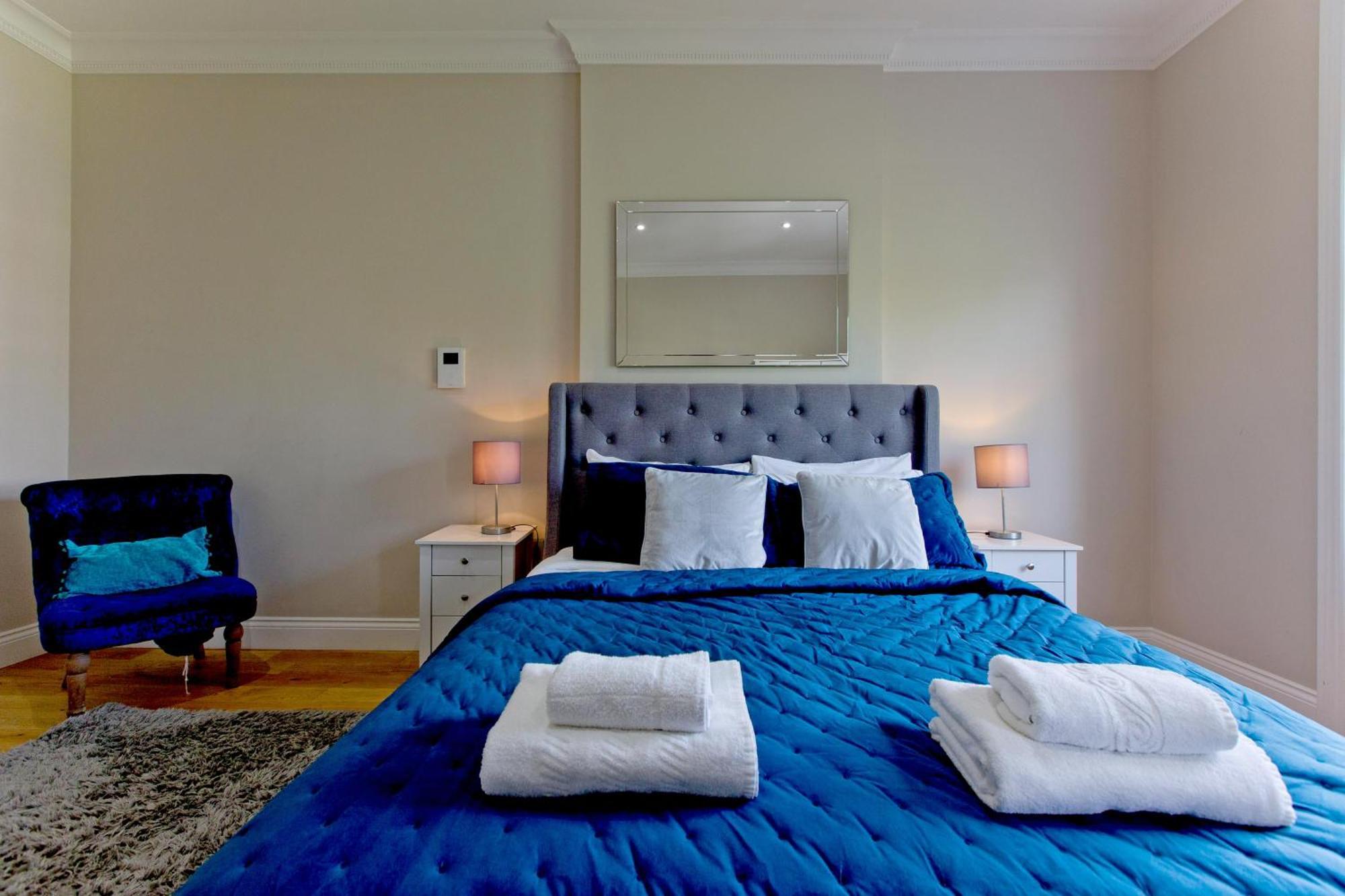 Family Kensington 2 Bed 07